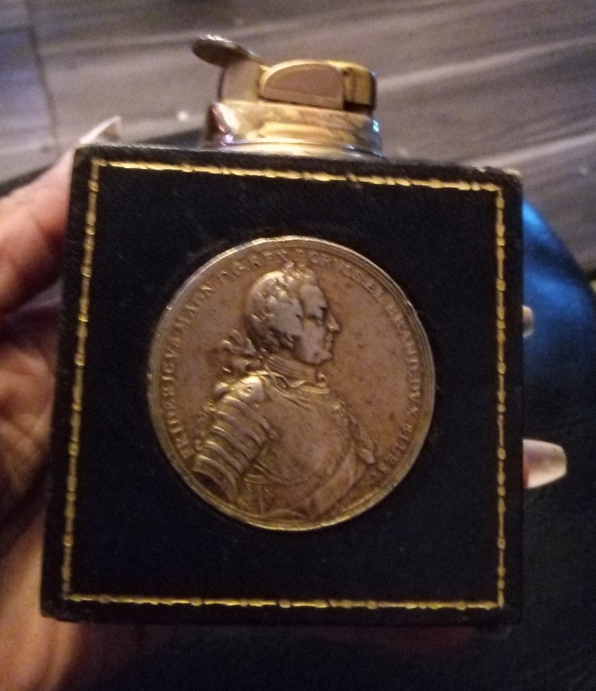 Vintage Frederick the Great Emblem table lighter
