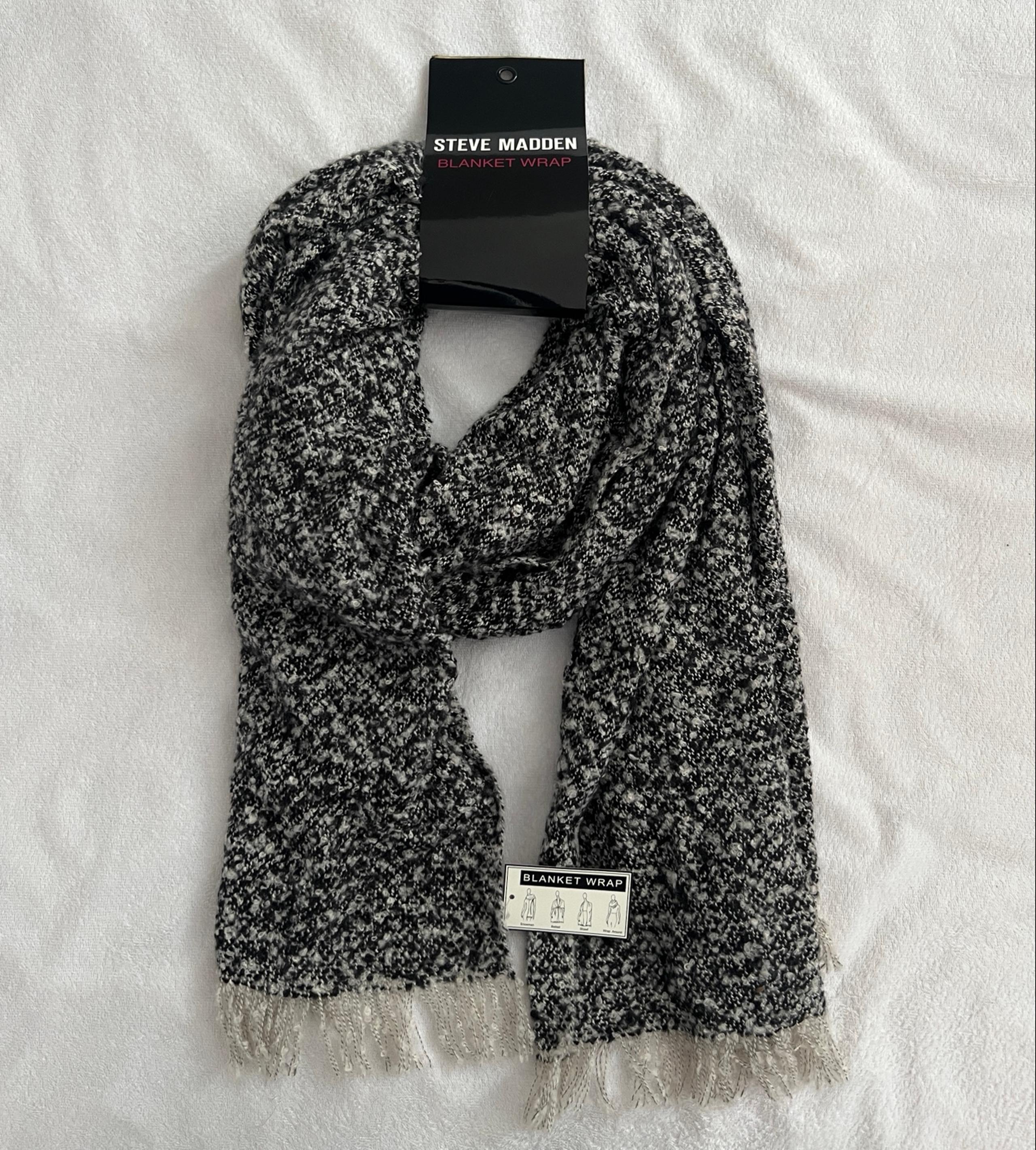 Steve Madden Black/White Blanket Wrap Scarf
