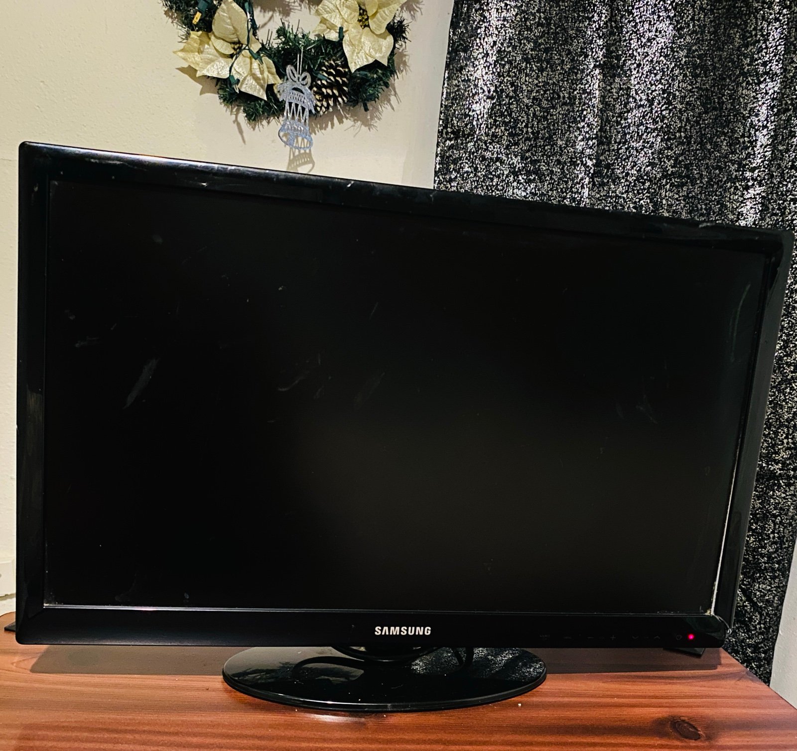 Nice small Samsung tv, don’t need it anymore