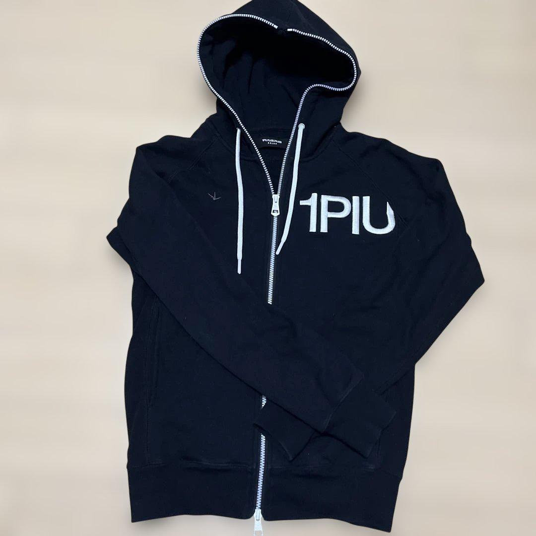 1PIU1UGUALE3 Black Hoodie