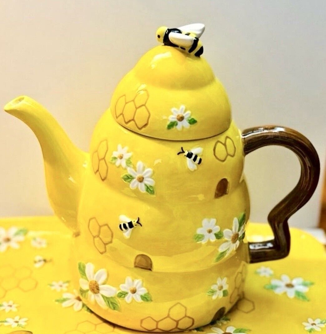 Honey Bee Beehive Teapot Certified International NEW