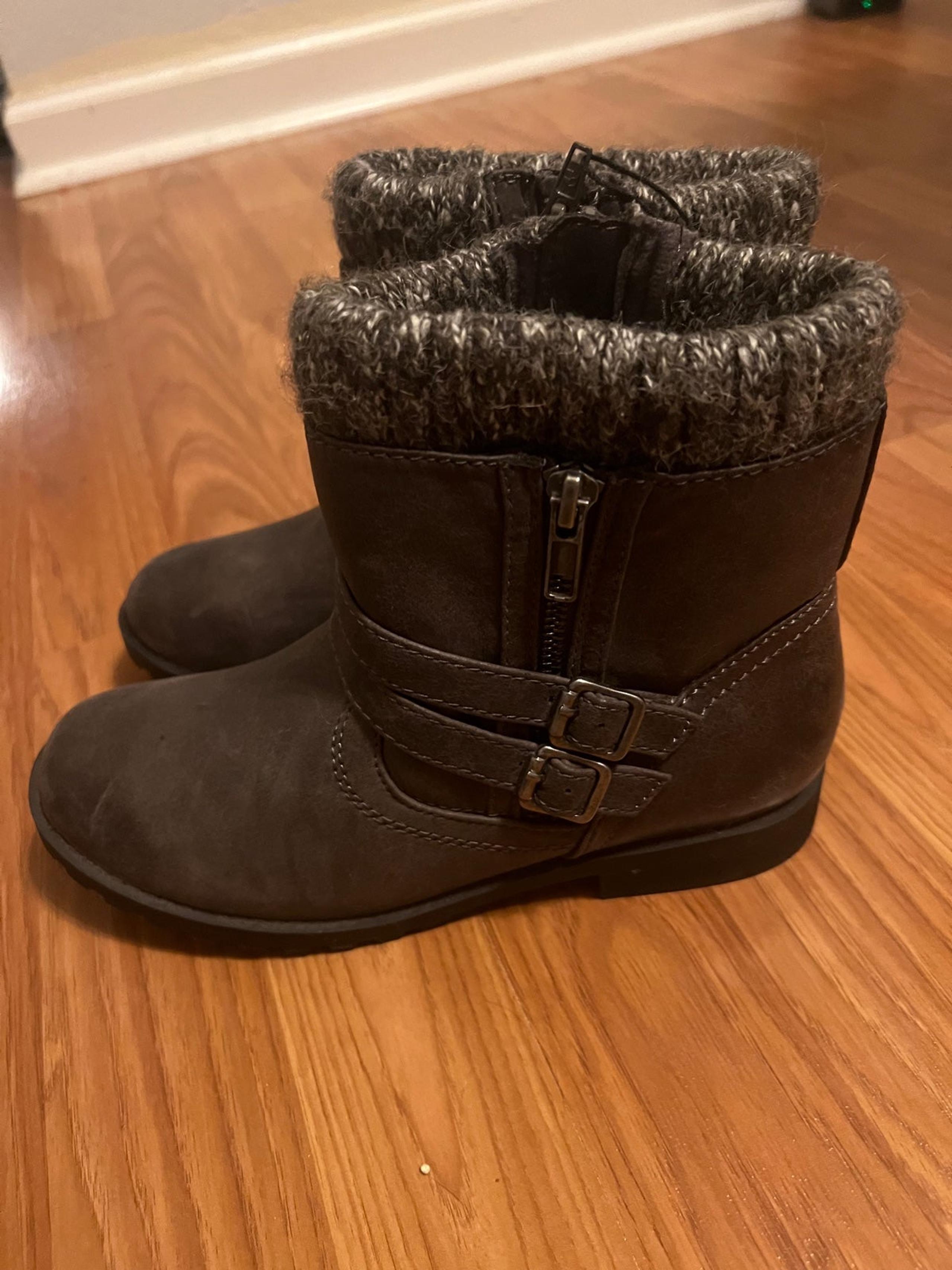 Girls size 4 American Eagle boots/booties NWT
