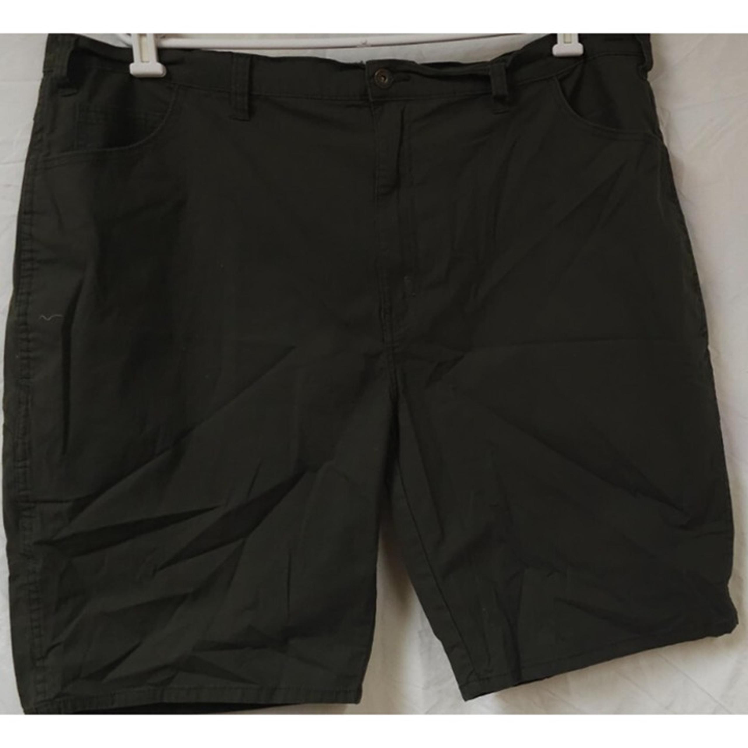 Dickies Mens 44x11 Dark Green Stretch Ripstop Cell Pocket Utility Work Shorts