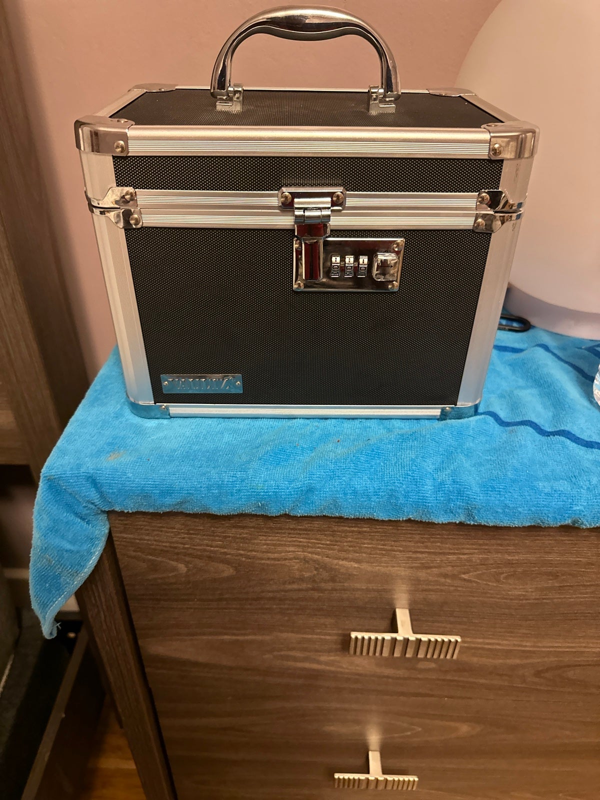 Lock box