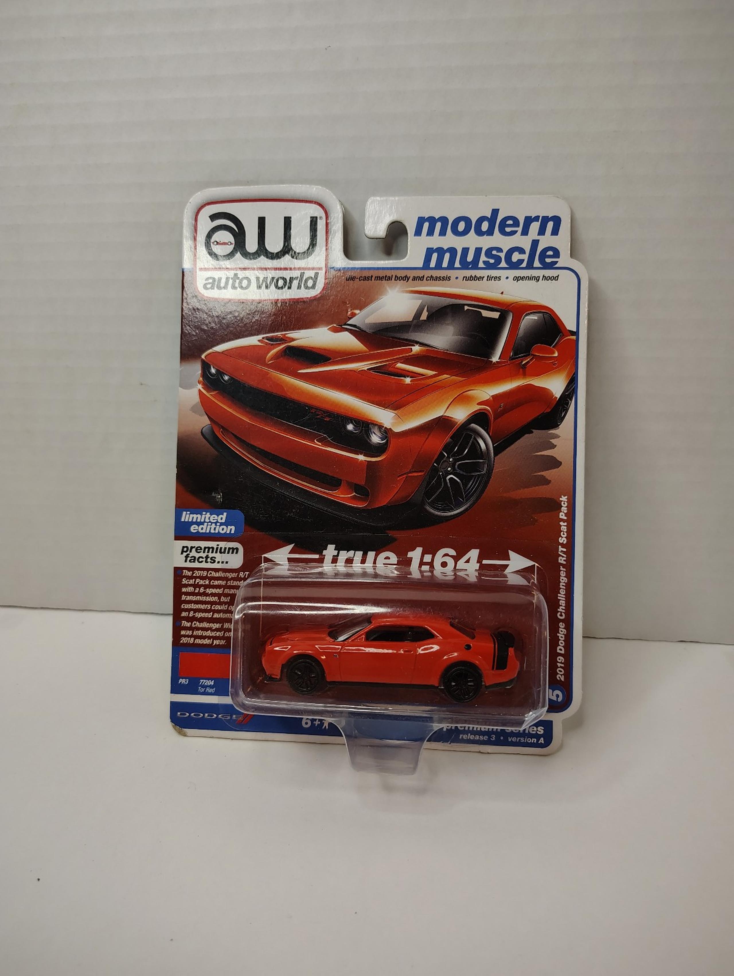 2022 AUTO WORLD 1:64 MODERN MUSCLE TOR RED 2019 DODGE CHALLENGER R/T SCAT PACK