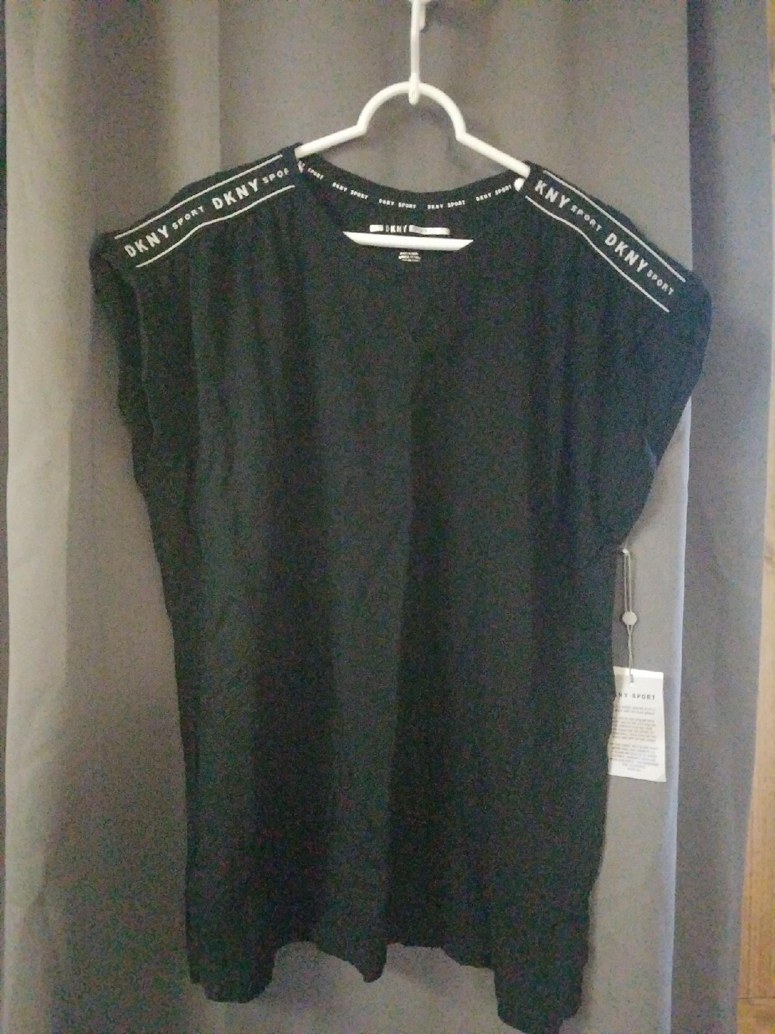 DKNY Sport Training Tee sz M/L NEW $50