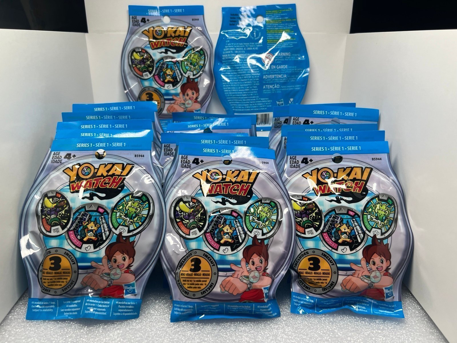 YO-KAI WATCH MEDALS Series 1 packs - x17 packs (each pack includes 3 medals)