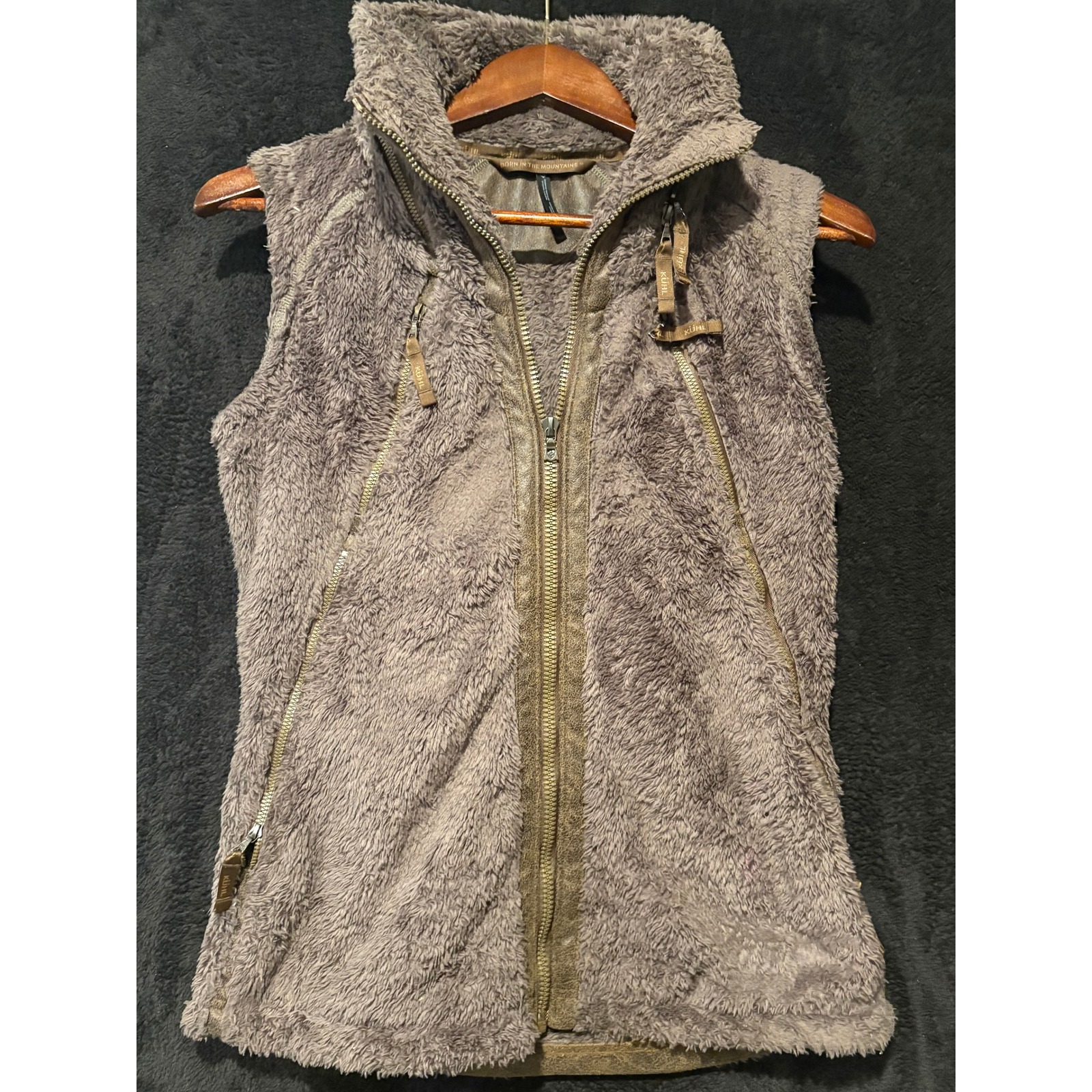 KÜHL Born in the Mountains Women's Faux Fur Vest Small Full-Zip Cozy Outdoor