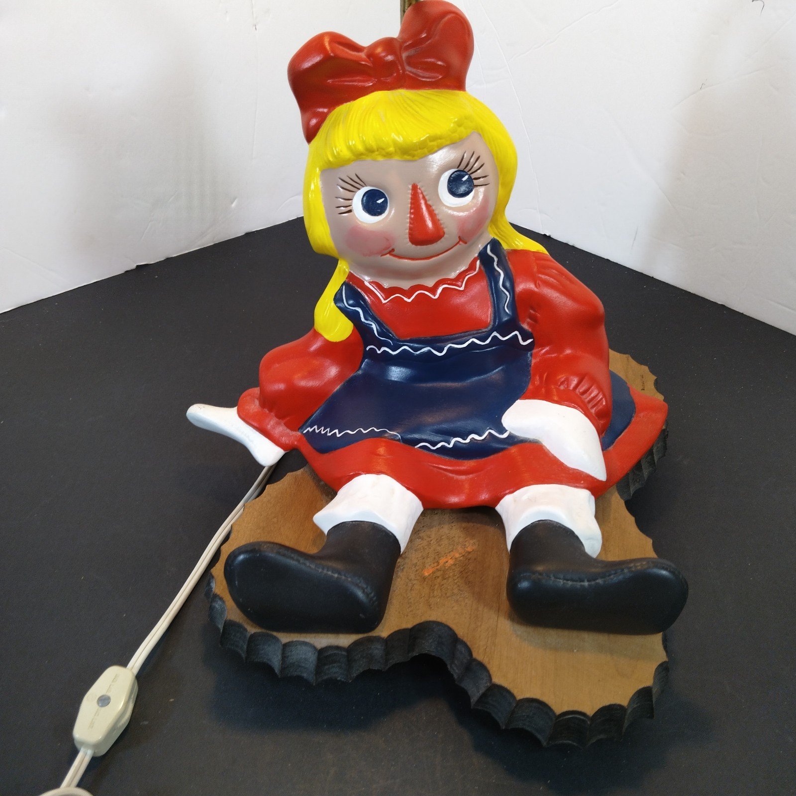 Vintage Leviton Raggedy Ann wooden lamp