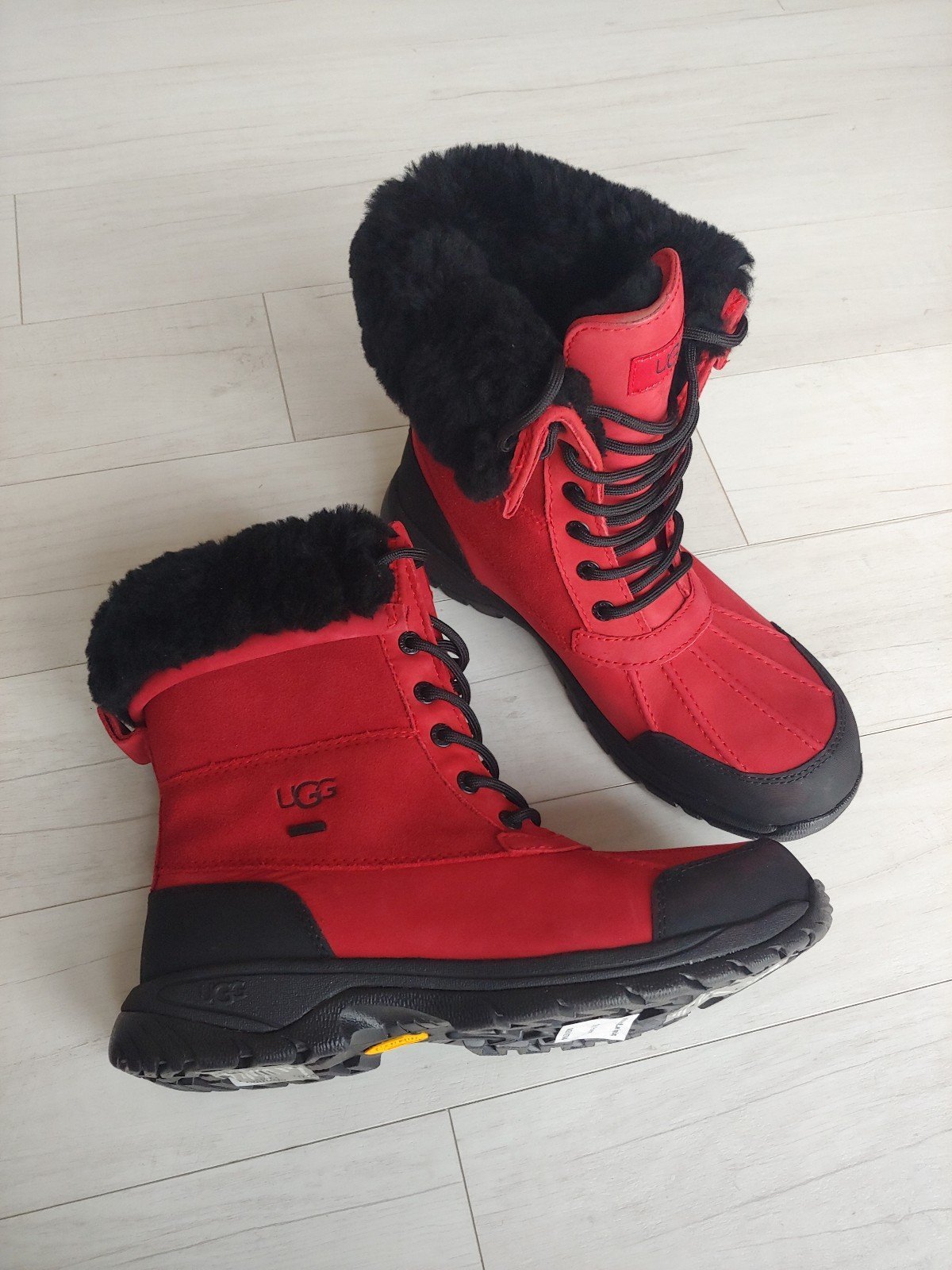 UGG NEW Mens Butte Cuffed Boots Samba Red