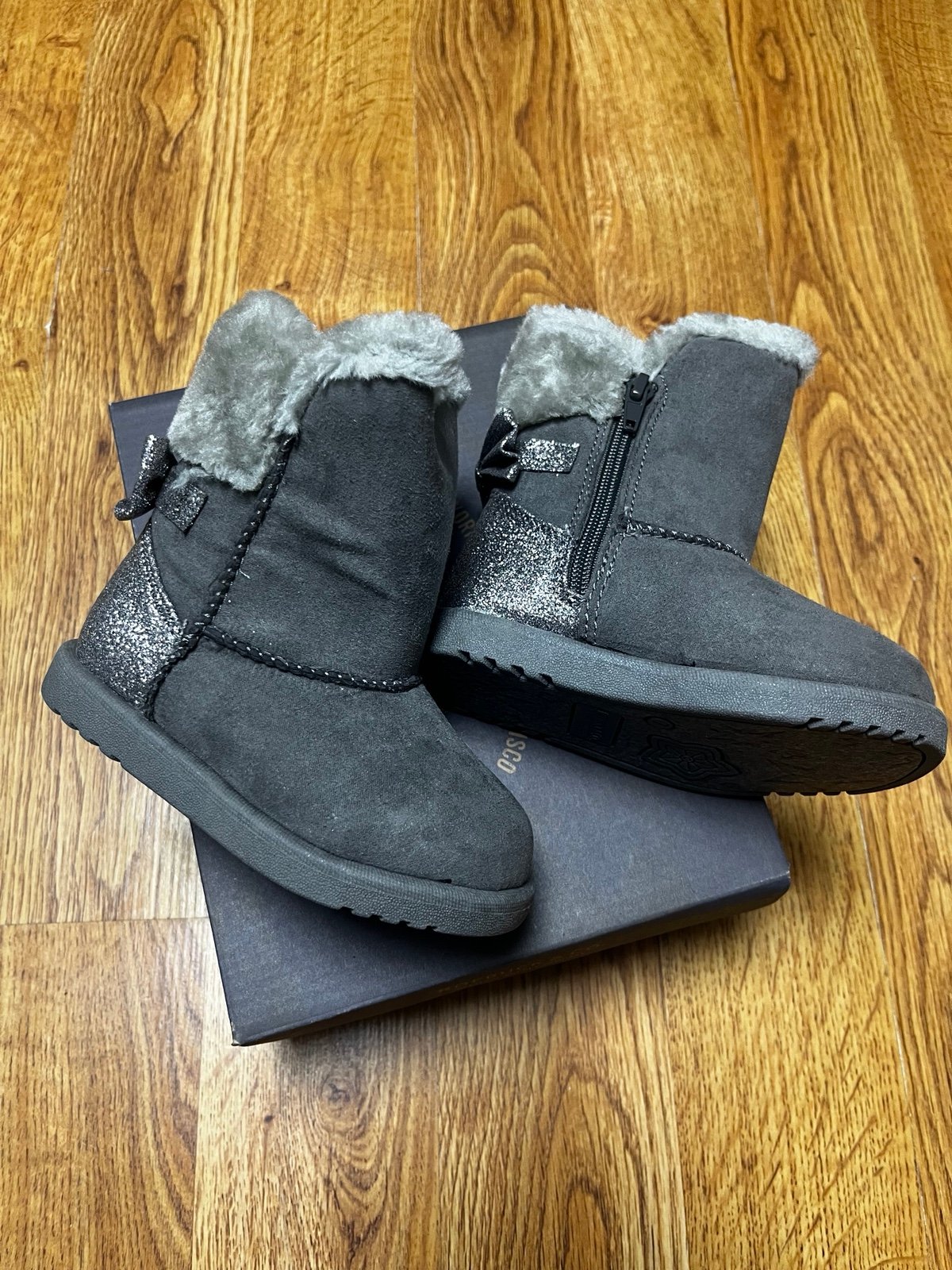 Girls boots