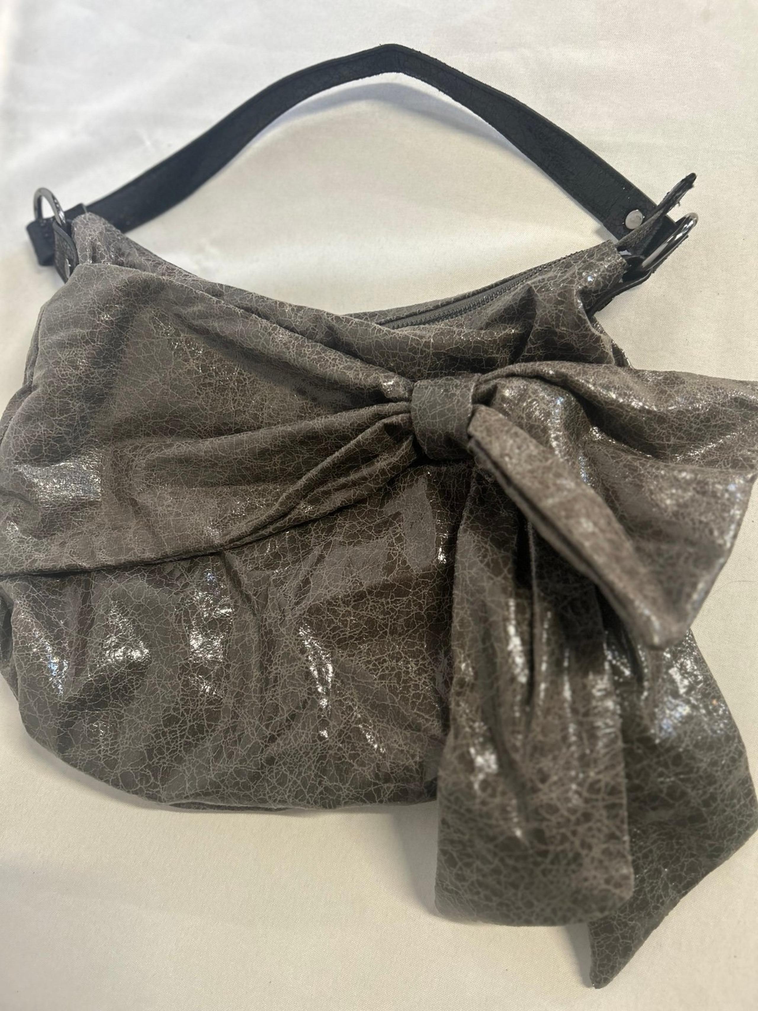 Simply Vera Vera Wang Women’s  Grey Crinkle Hobo Style Tote Purse