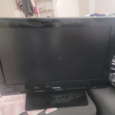 Toshiba Vintage 26” TV - Model 26AV502U - (2008) - Dolby Digital