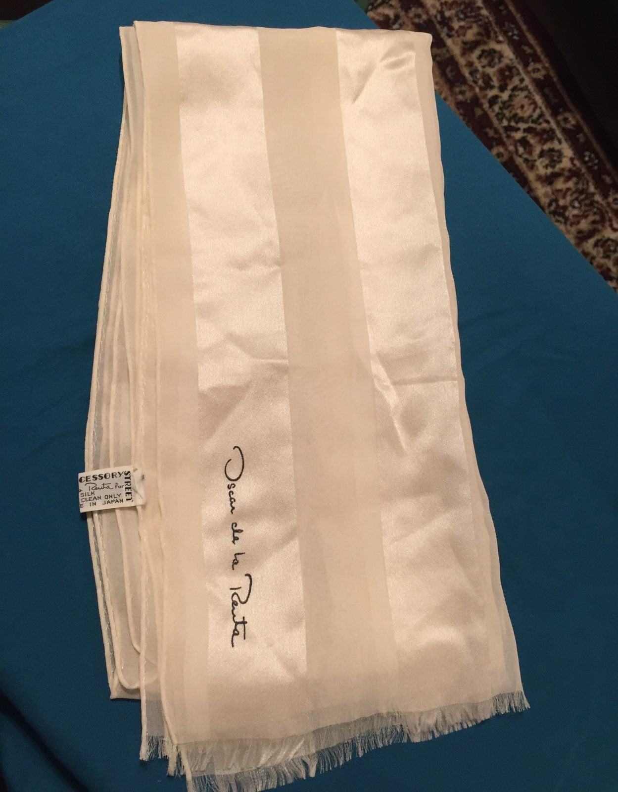 oscar de la renta womans oblong silk sca
