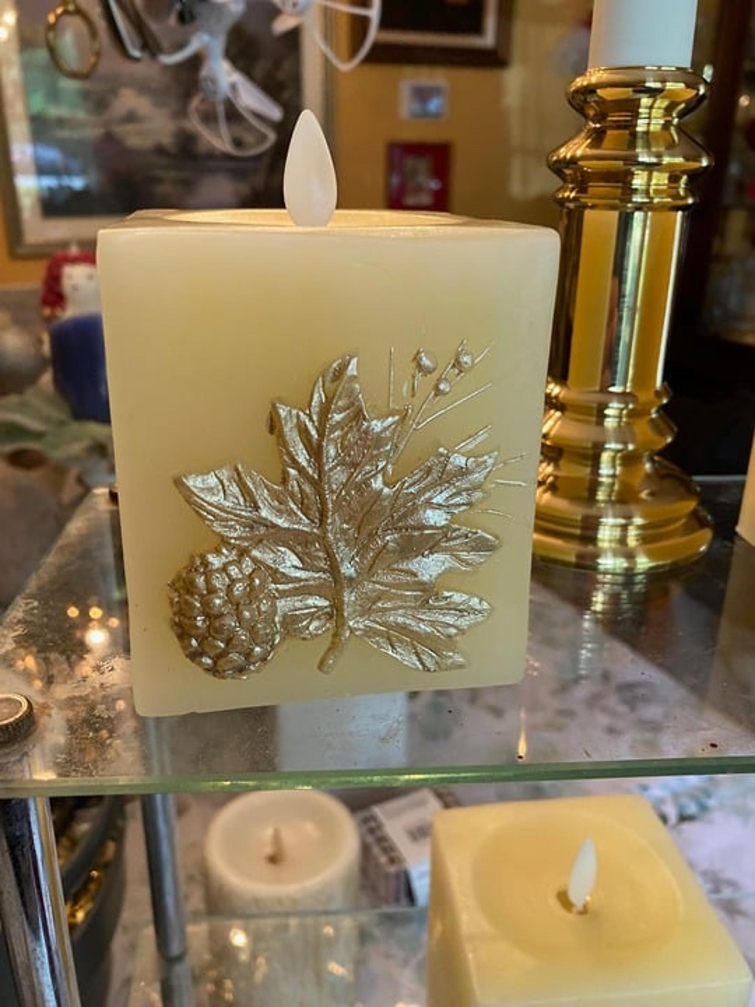 LUMINARA FLAME LESS CANDLE SET/2 MAPLE LEAF & PINE CONE WITH REMOTE/TIMER