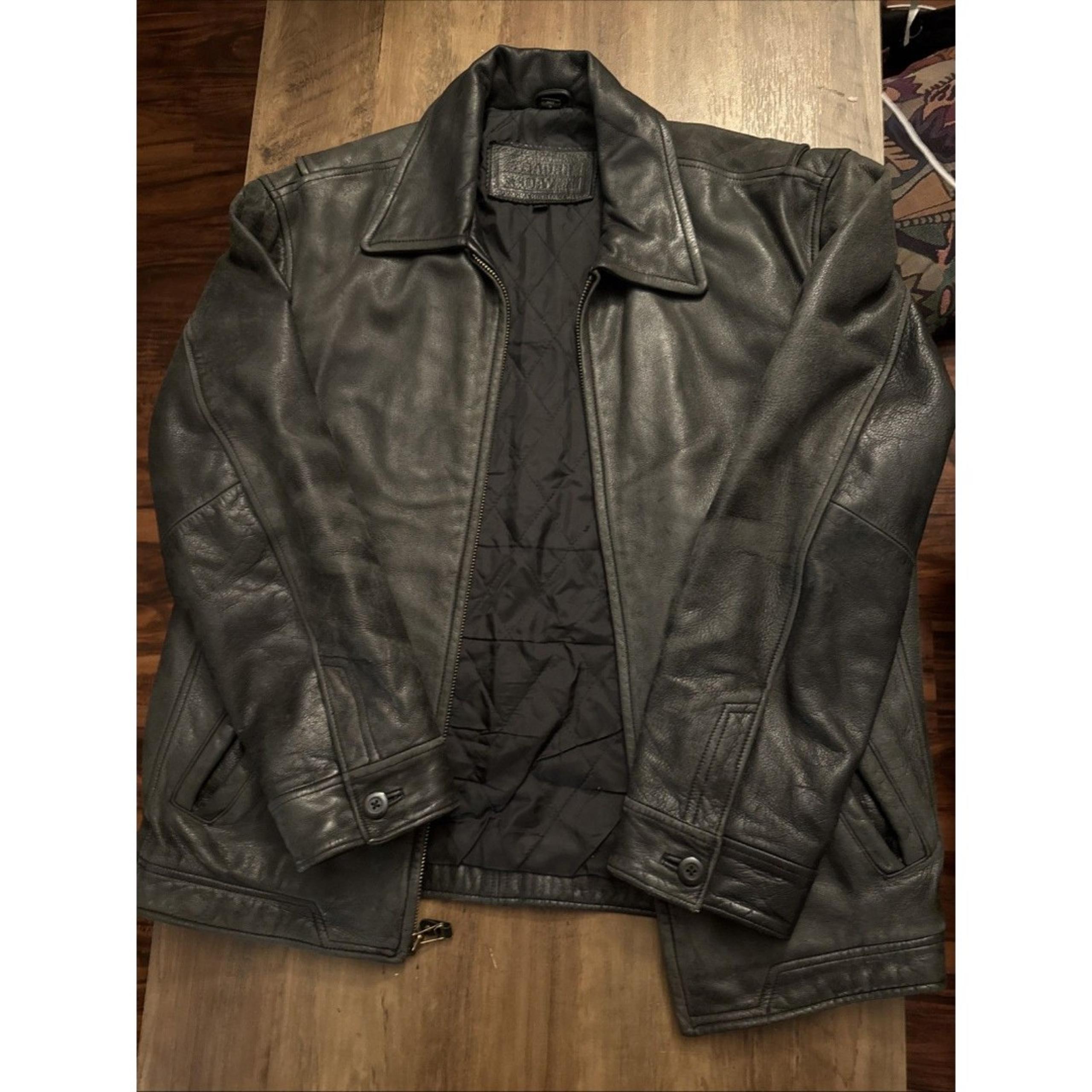 Trader Bay Genuine Leather Jacket  men's size Medium w/Quilted polyester Lining