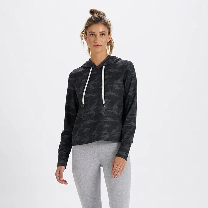 Vuori Hoodie Women Halo Essential Camo Drawstring Pale Grey Heather Small NWOT