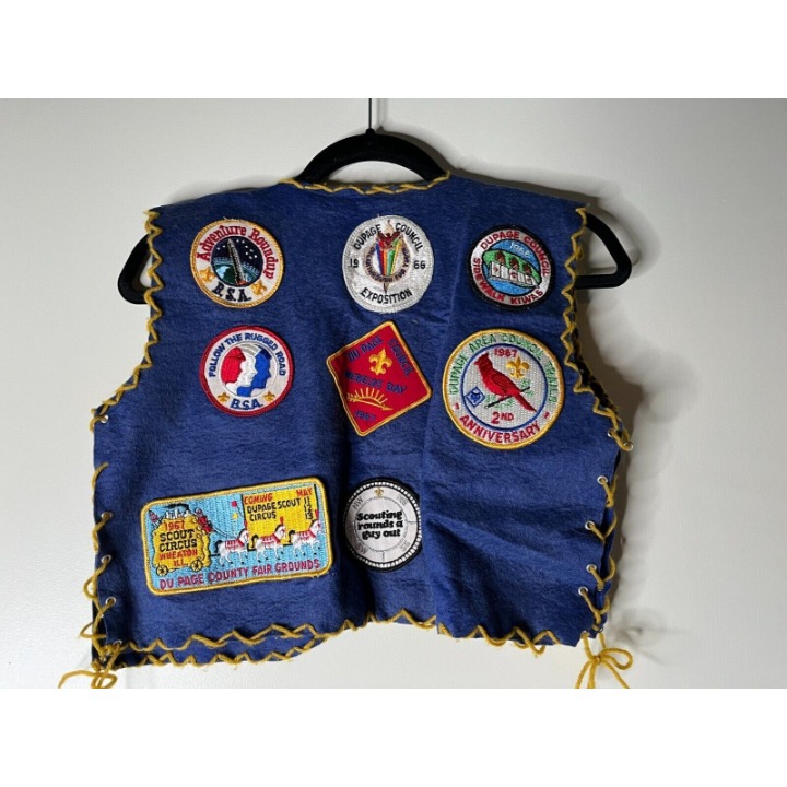 Vintage 1960s Boy Scout Blue wool vest with patches & pins Chicagoland NR!