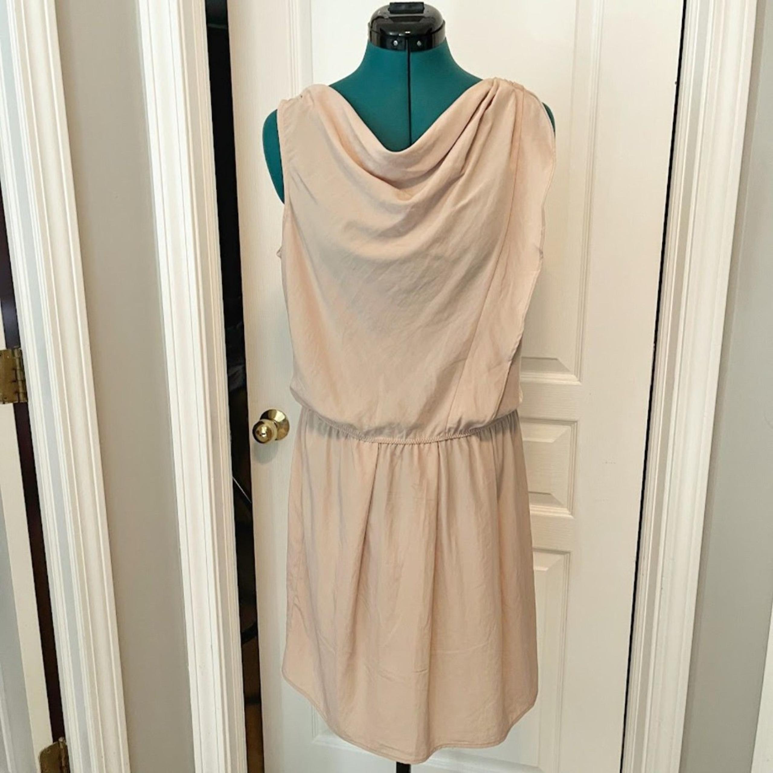 GAP Ruffle on Side Sleeveless Elastic Stretch Waist Lightweight Unlined Dress