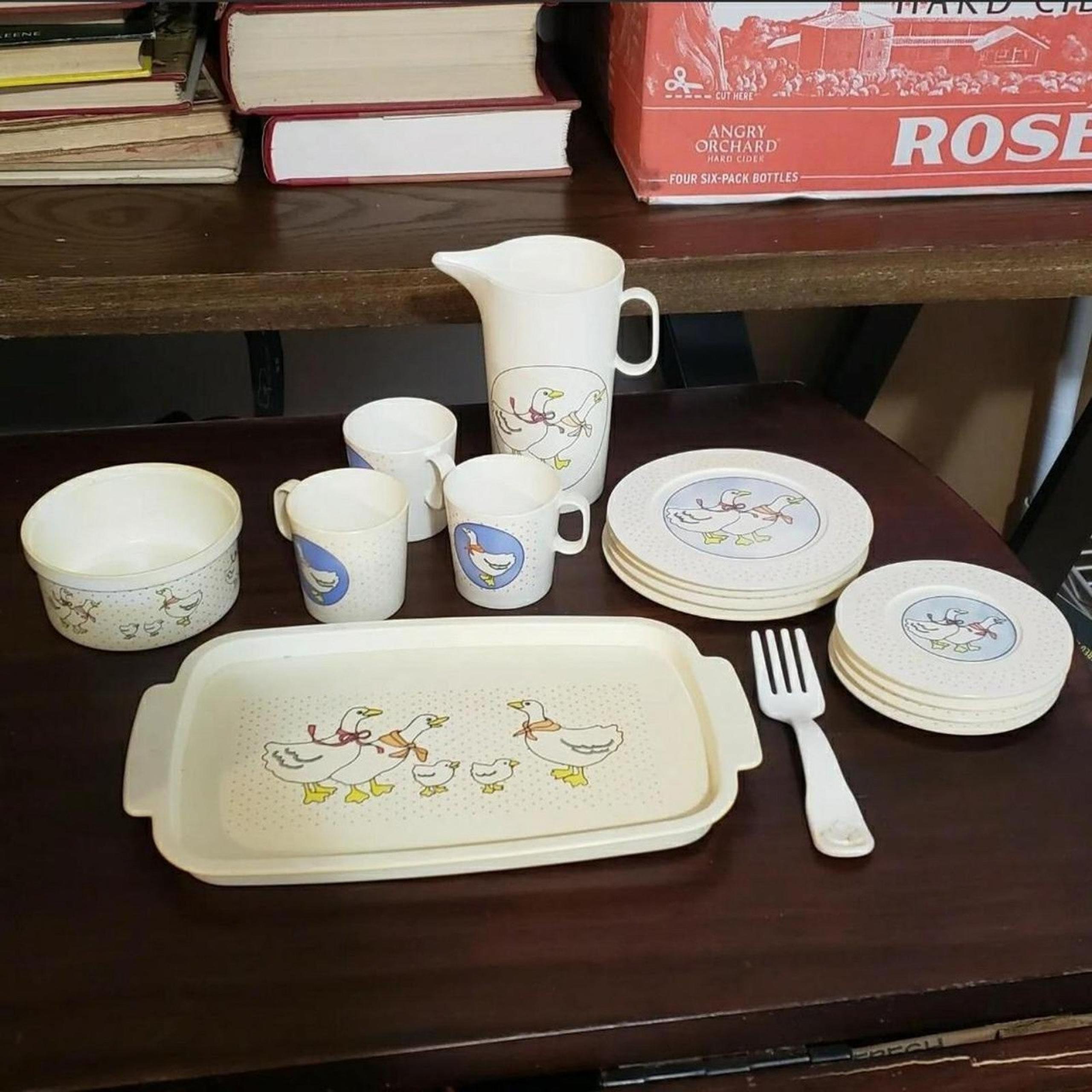 Vintage Chilton Globe 15pc Lot Play Dish/Cup Set