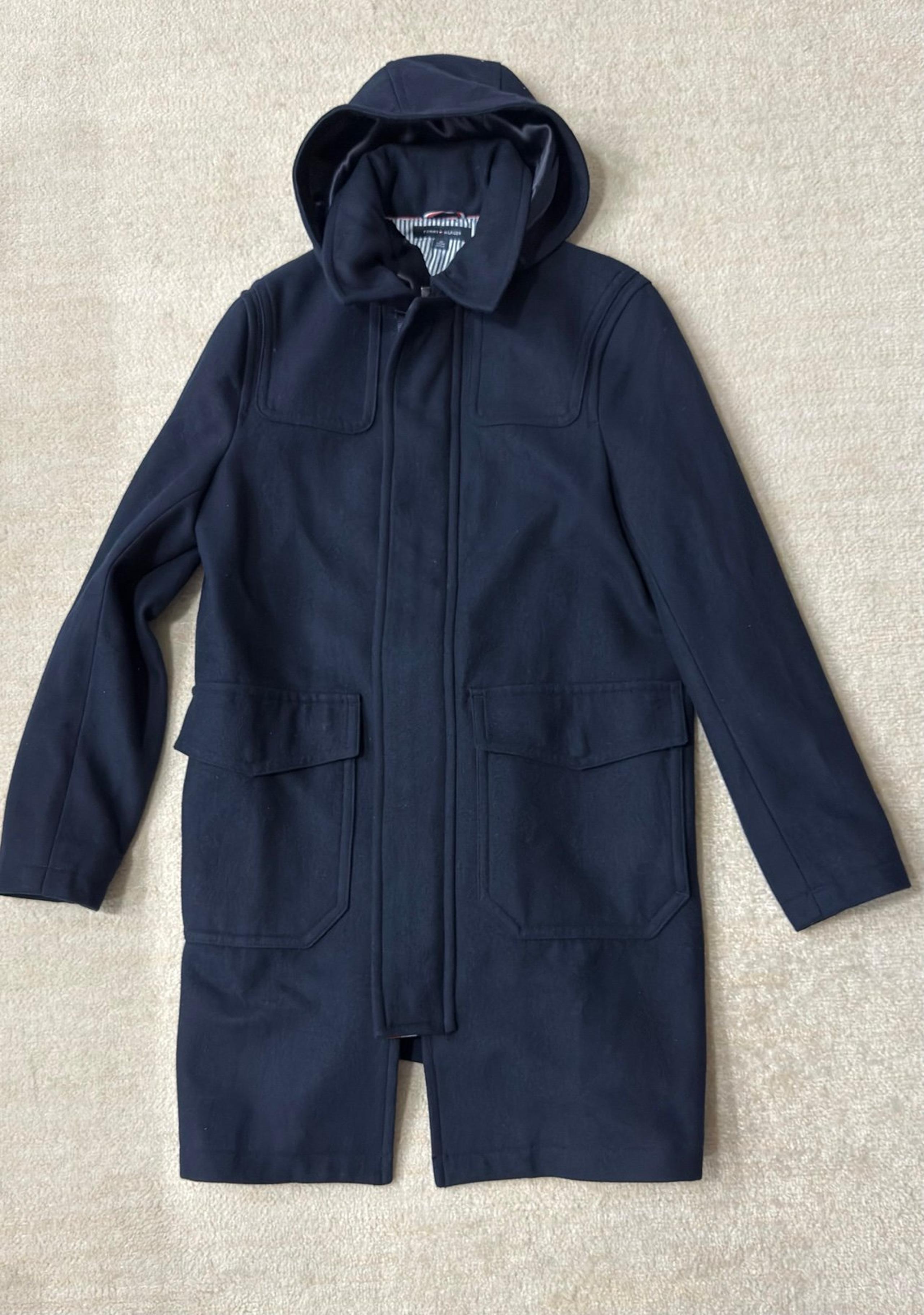 Men’s Tommy Hilfiger Coat lightly used in size XS Navy Blue