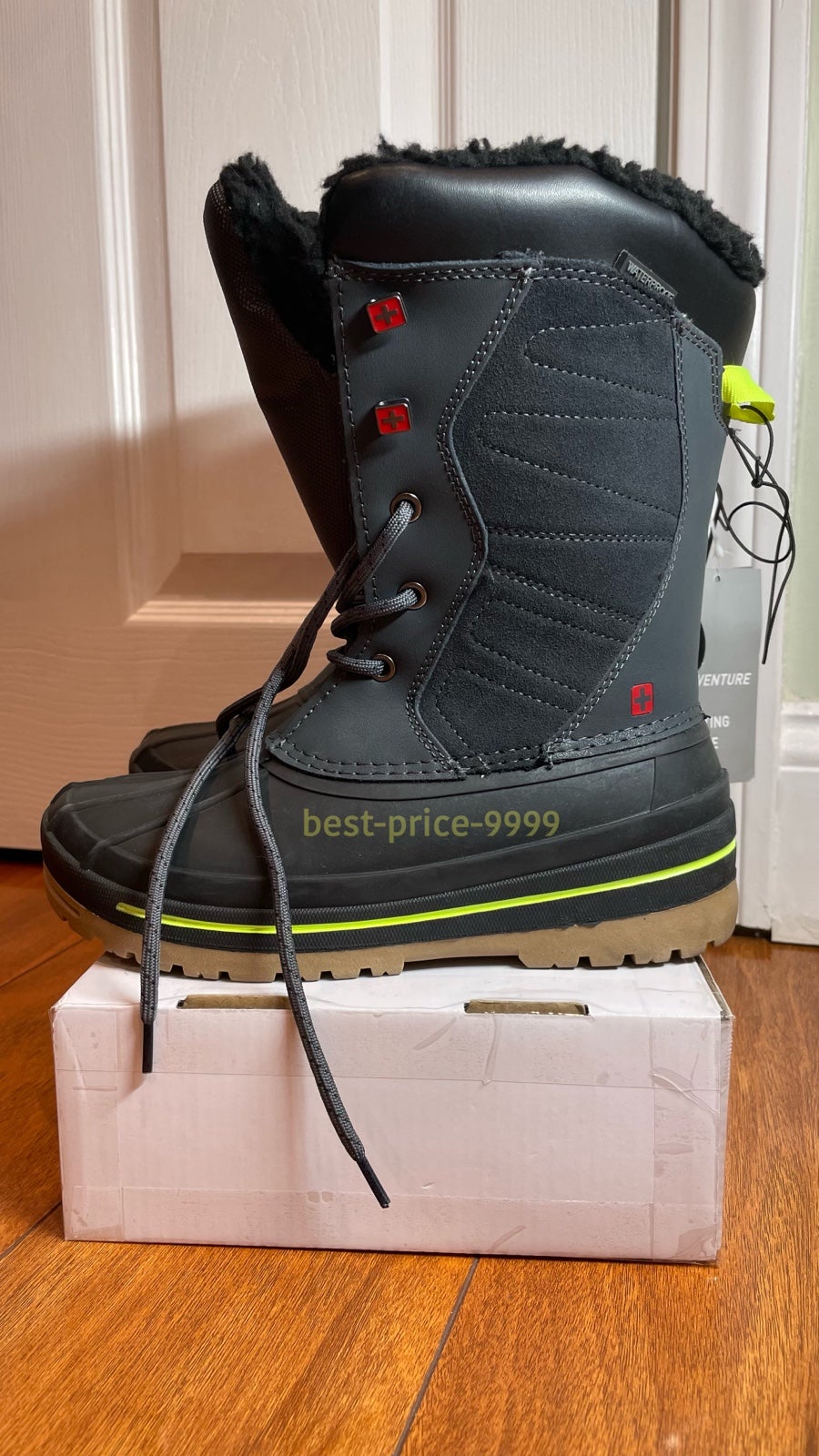 Swiss Tech Boys Winter Boots - Size Boy 3- New without box, with tags