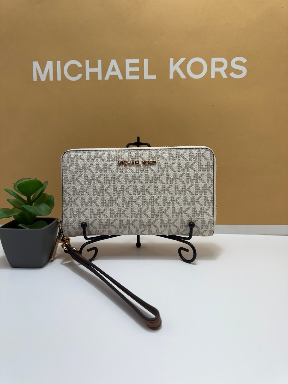 Michael kors wallet
