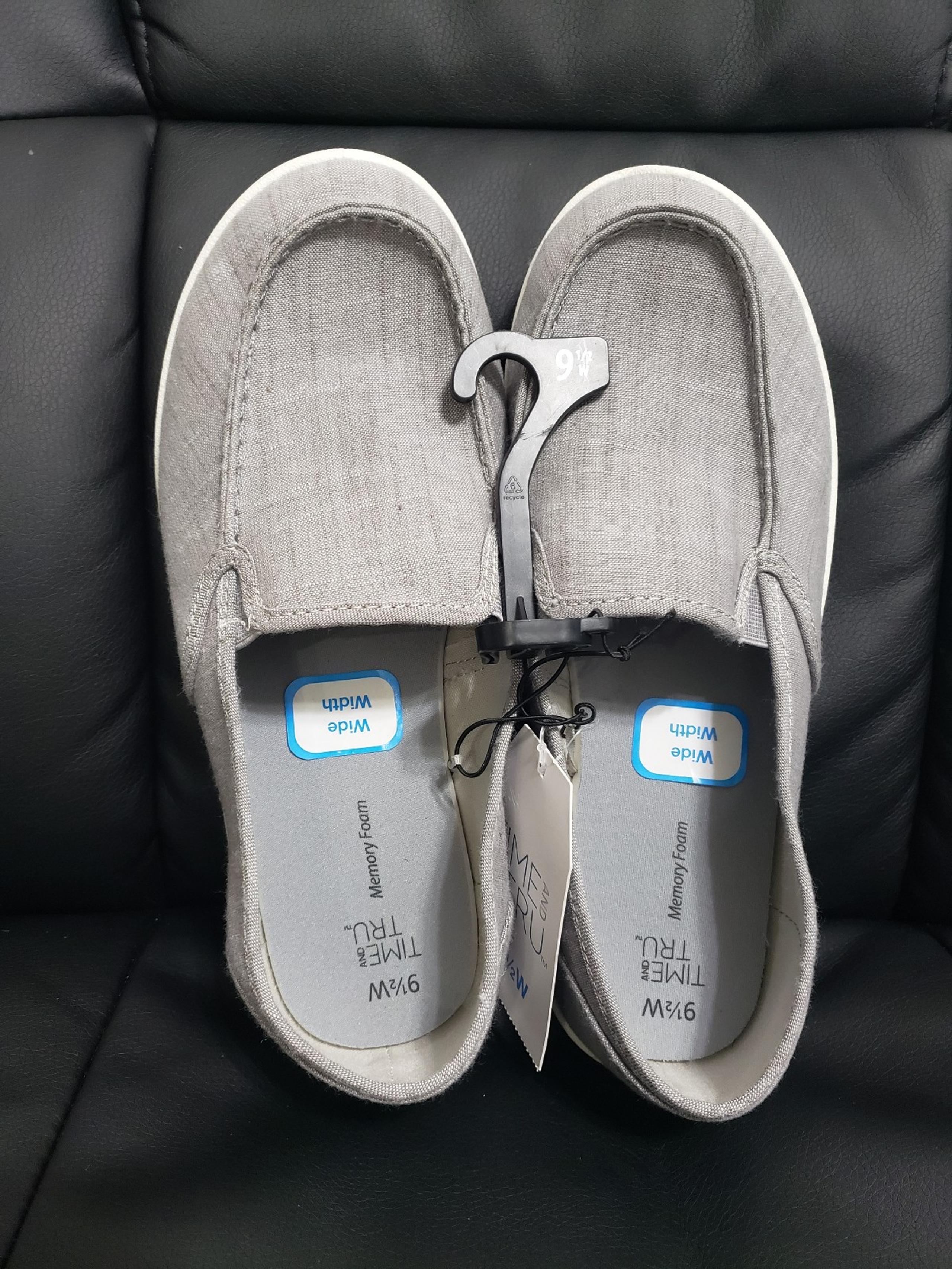 New❗Time and Tru Memory Foam Gray Slip-on Casual Shoes women size 9.5