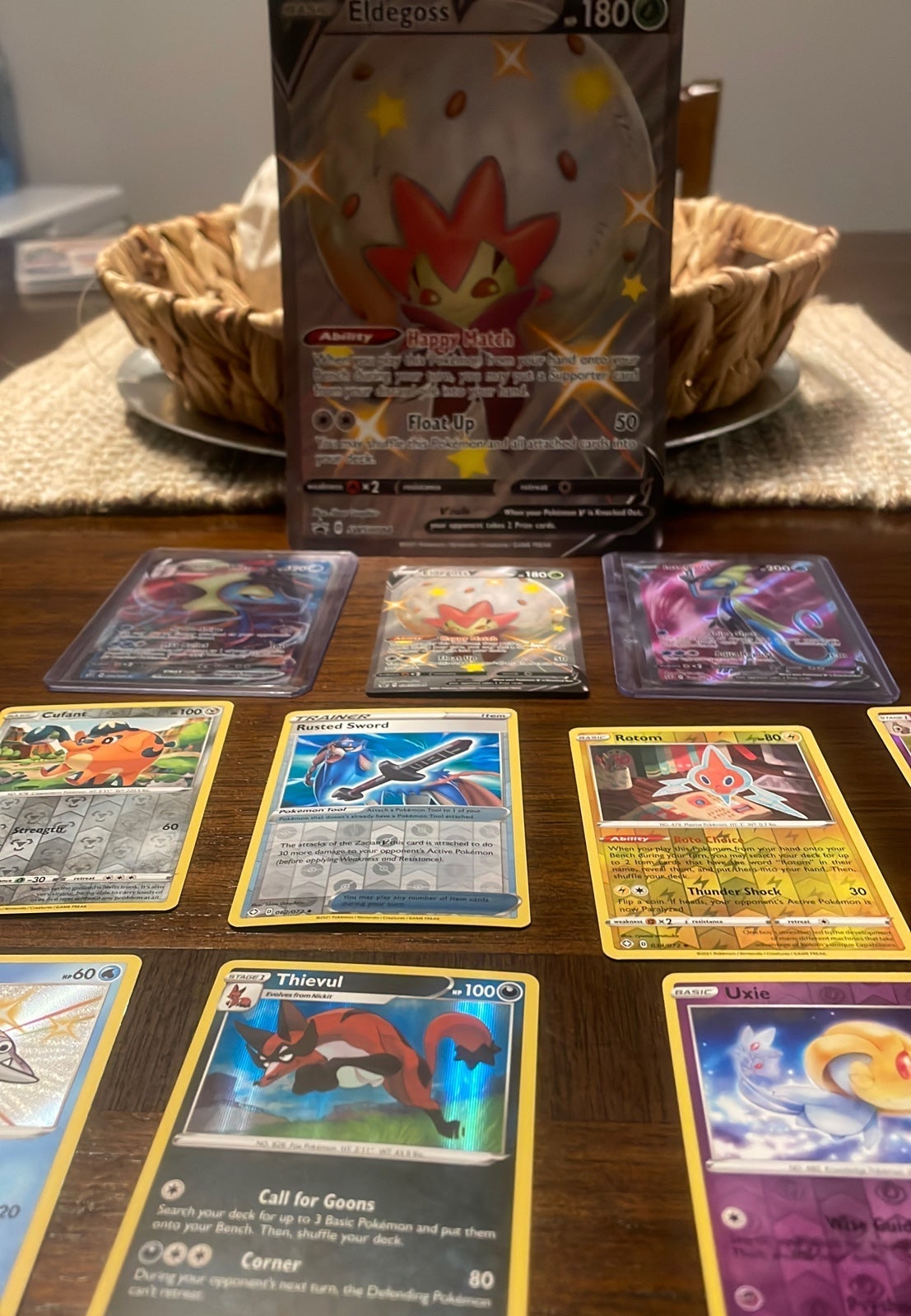 Pokémon cards Shining Fates Eldegoss V