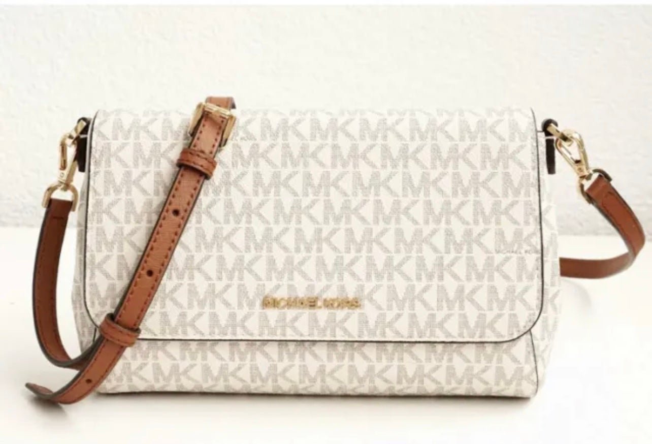Michael Kors Shoulder Bag Jet Set Item Md Conv Pouchete Vanilla