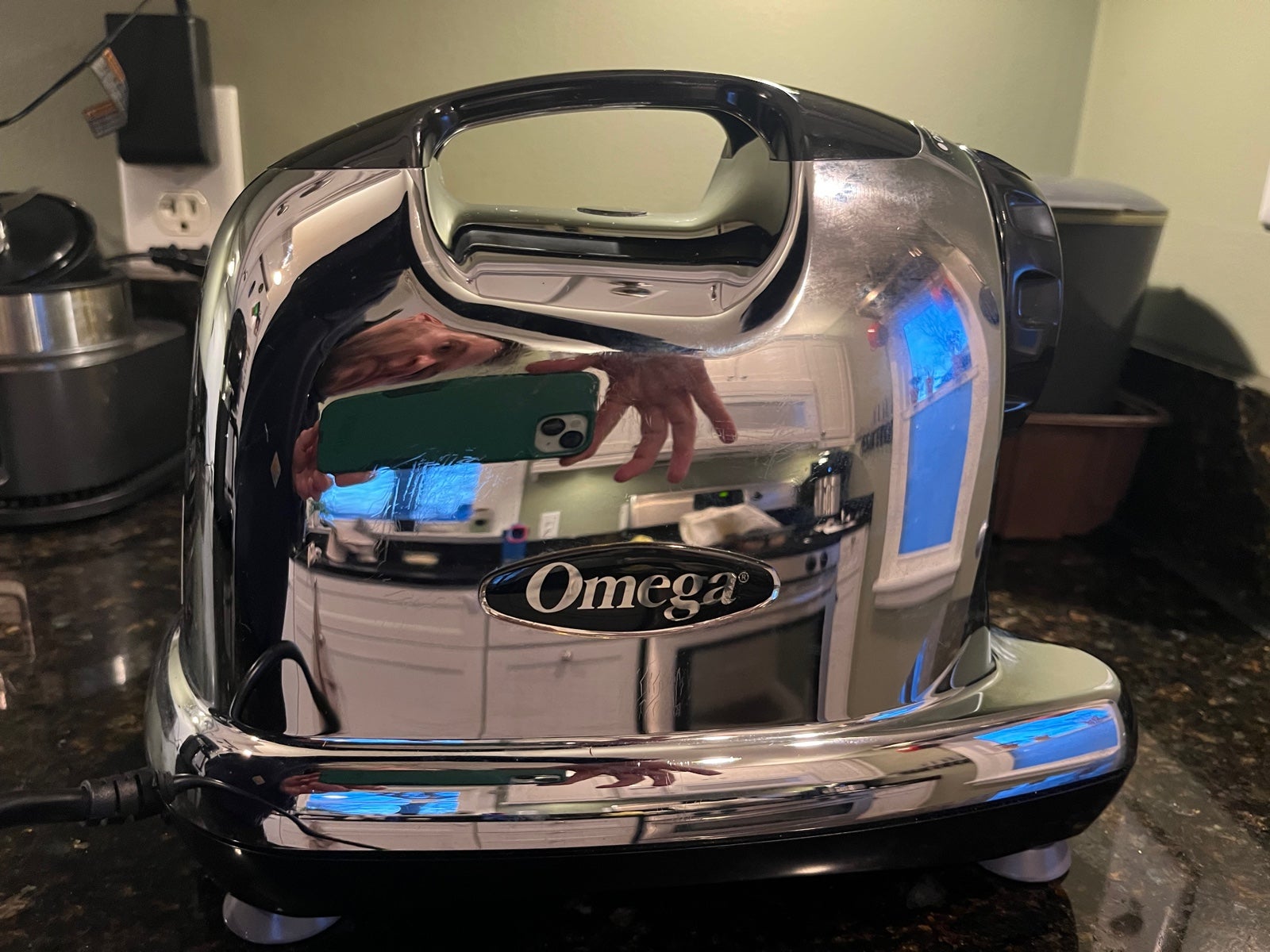 Omega Nutrition Center Juicer