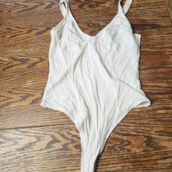 Reformation white bodysuit sz Large