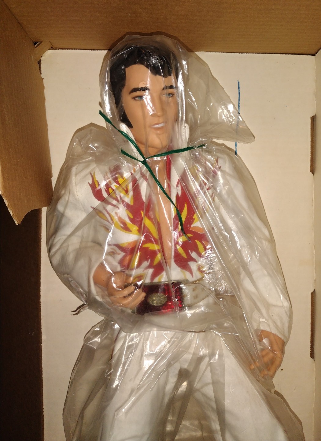 エルヴィスプレスリースーパーゴールド・エルヴィス限定版 1984年ワールドドール Vintage 1984 World Doll Elvis Gold Platinum 19