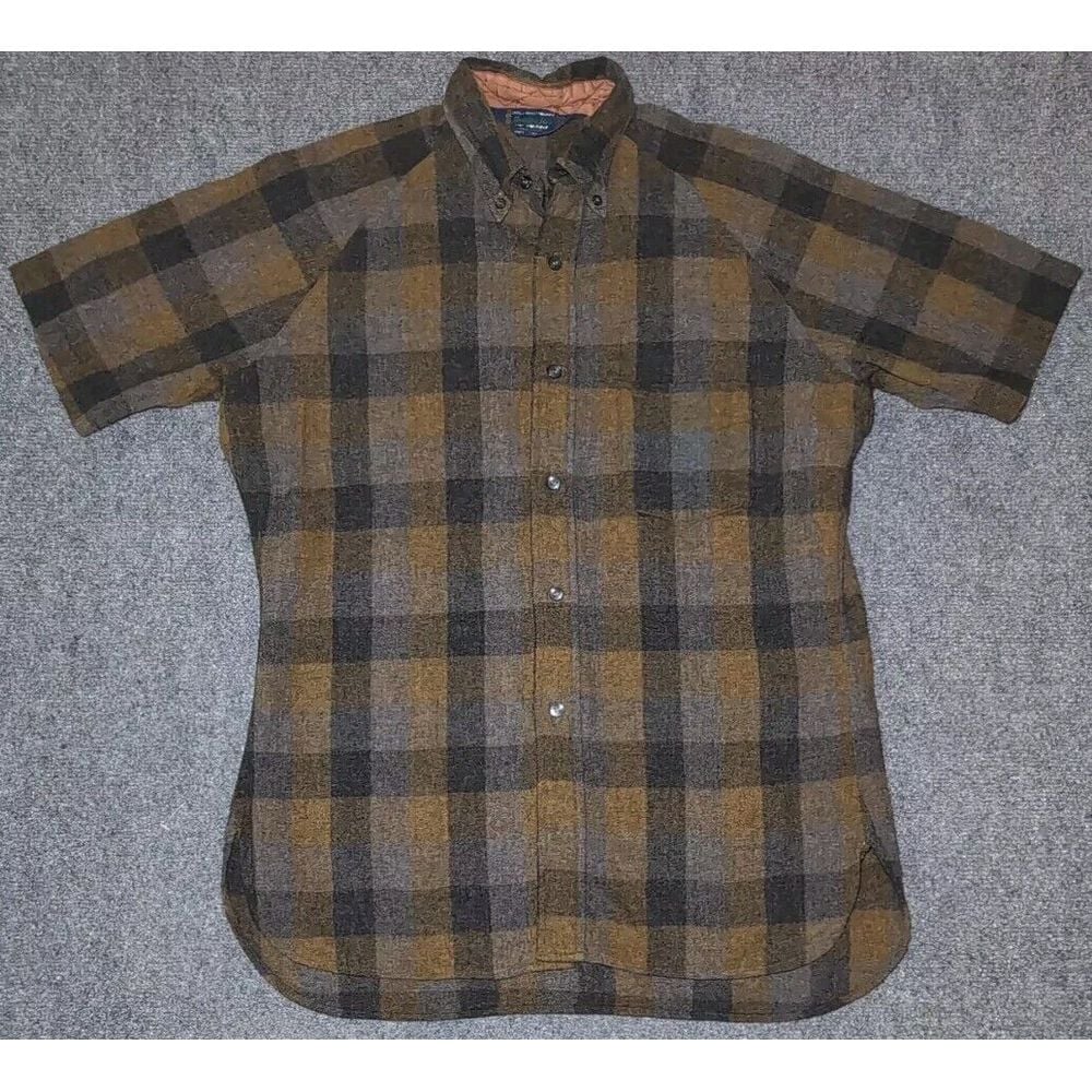 EUC Men's 95% Wool Shirt Heather Isle Size M Short Sleeve Button Down 5% Nylon