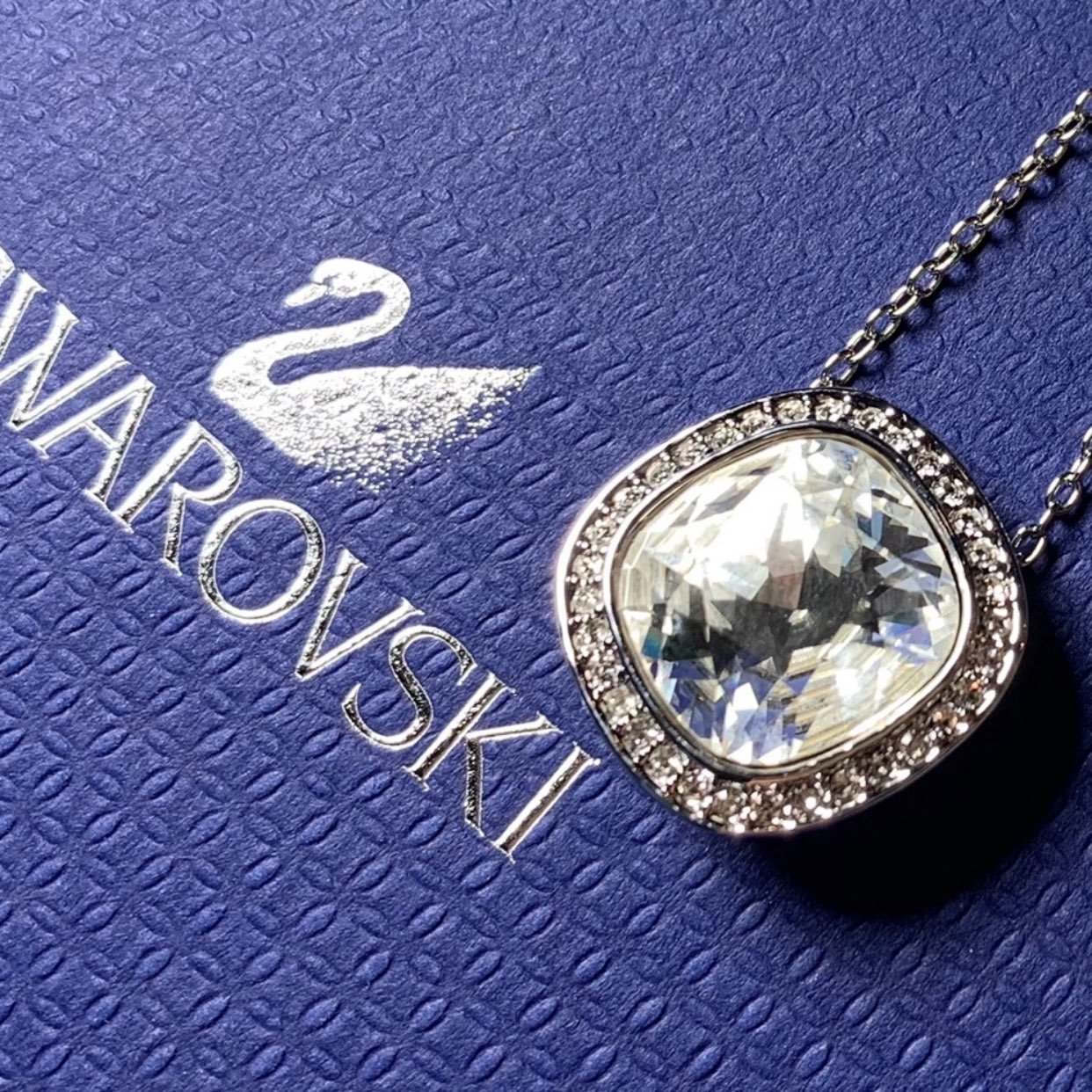 Swarovski! Crystal Pendant Necklace