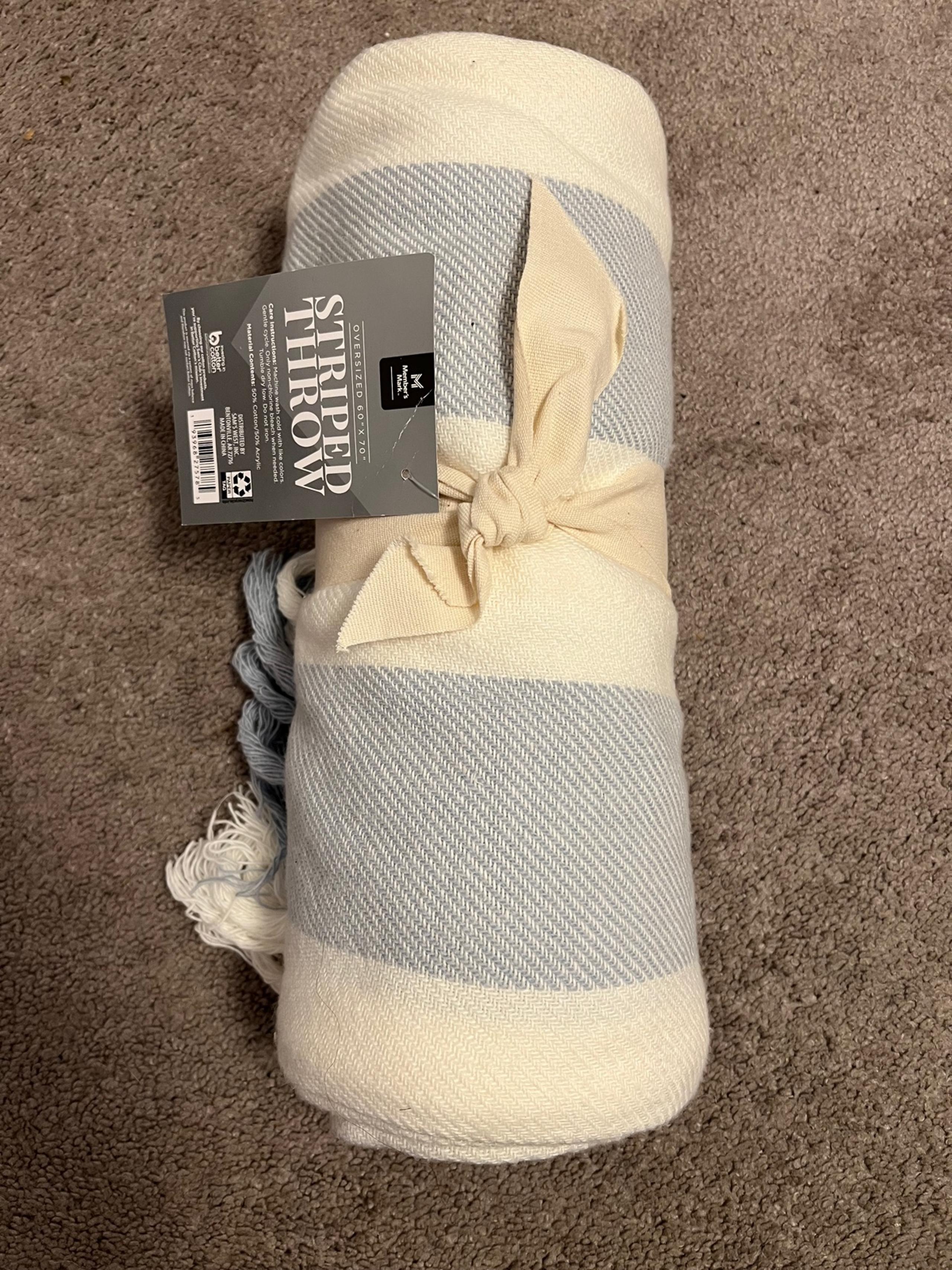 MEMBERS MARK STRIPED THROW *NEW*