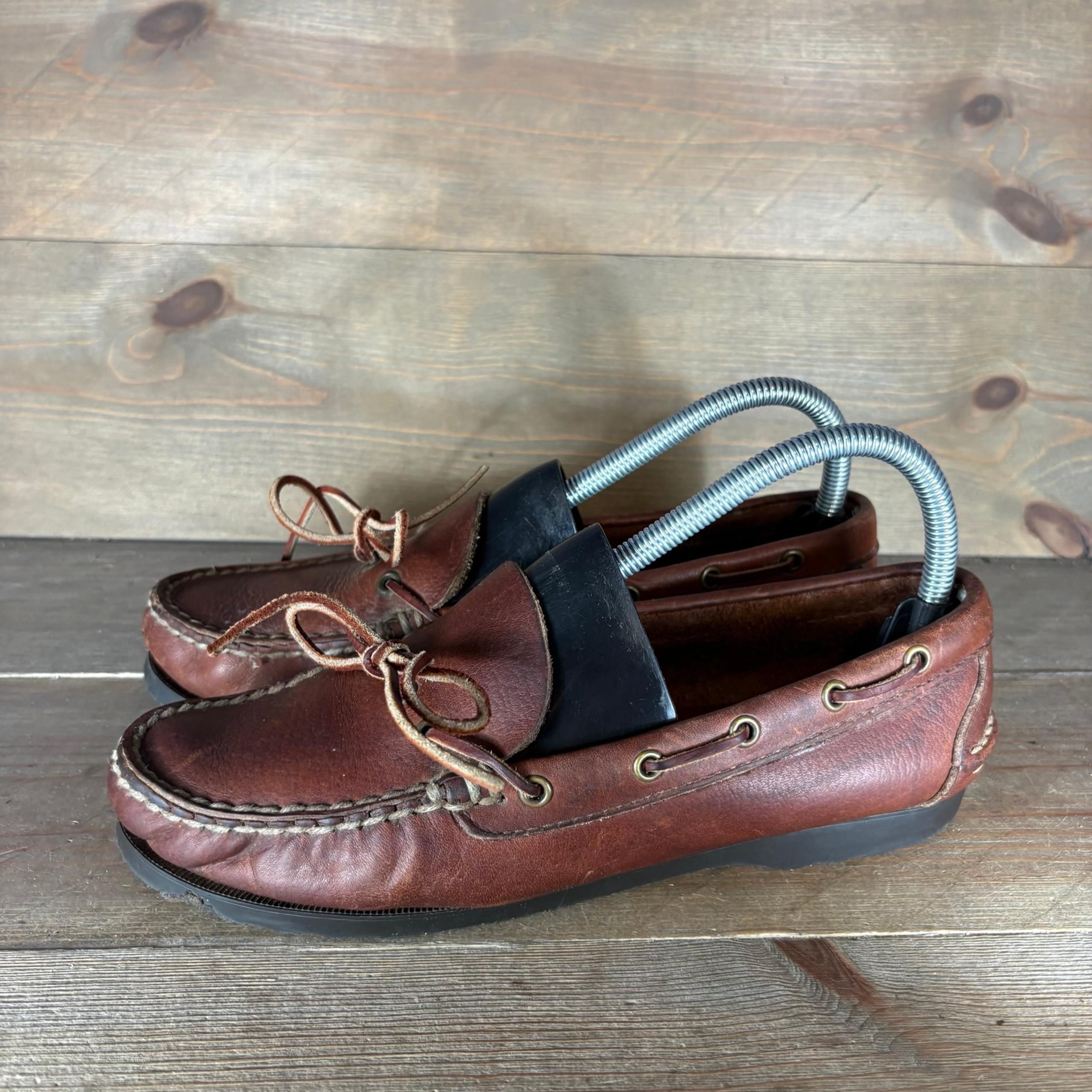 quoddy womens size 8 shoes brown leather lace up comfort boat shoes 

Has some t