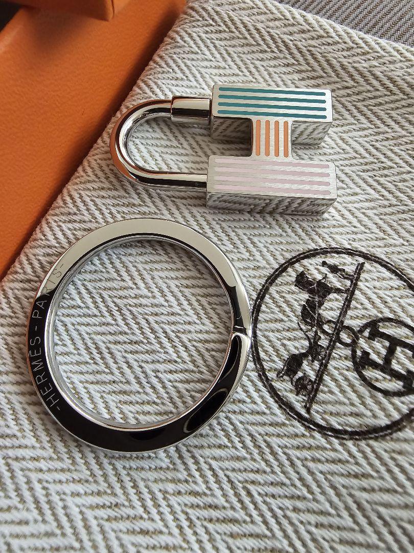 HERMES Key Holder and Key Ring Set