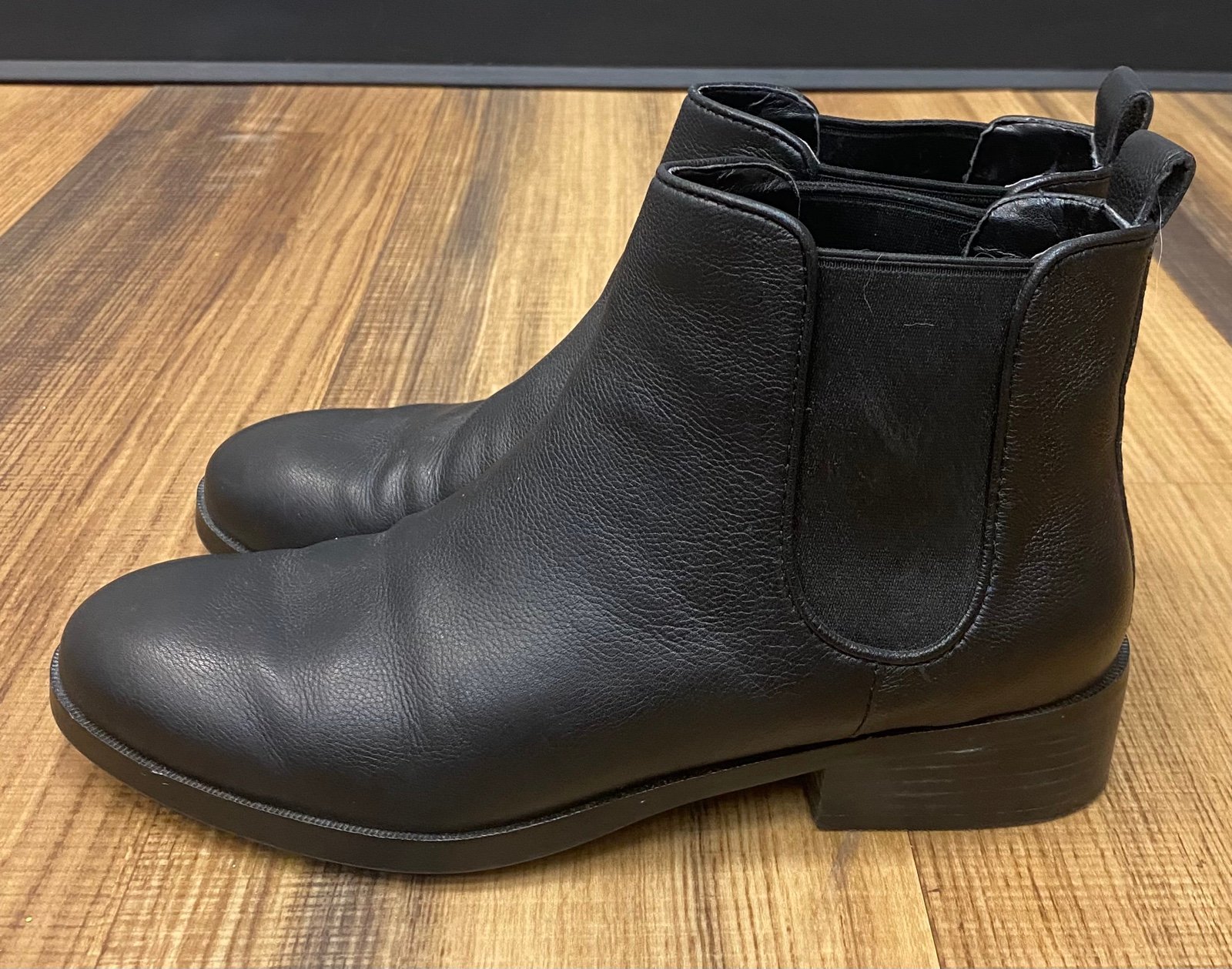 Cole Haan Womens 7.5 Black Leather Chelsea Boots Heel Ankle Booties