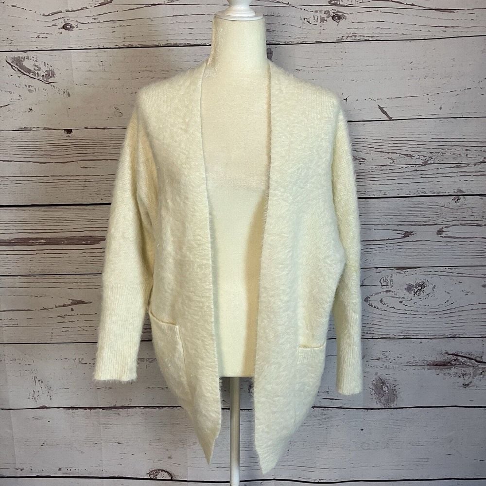 Pink Martini Sweater Womens Medium White Fuzzy Open Front Cardigan Pockets