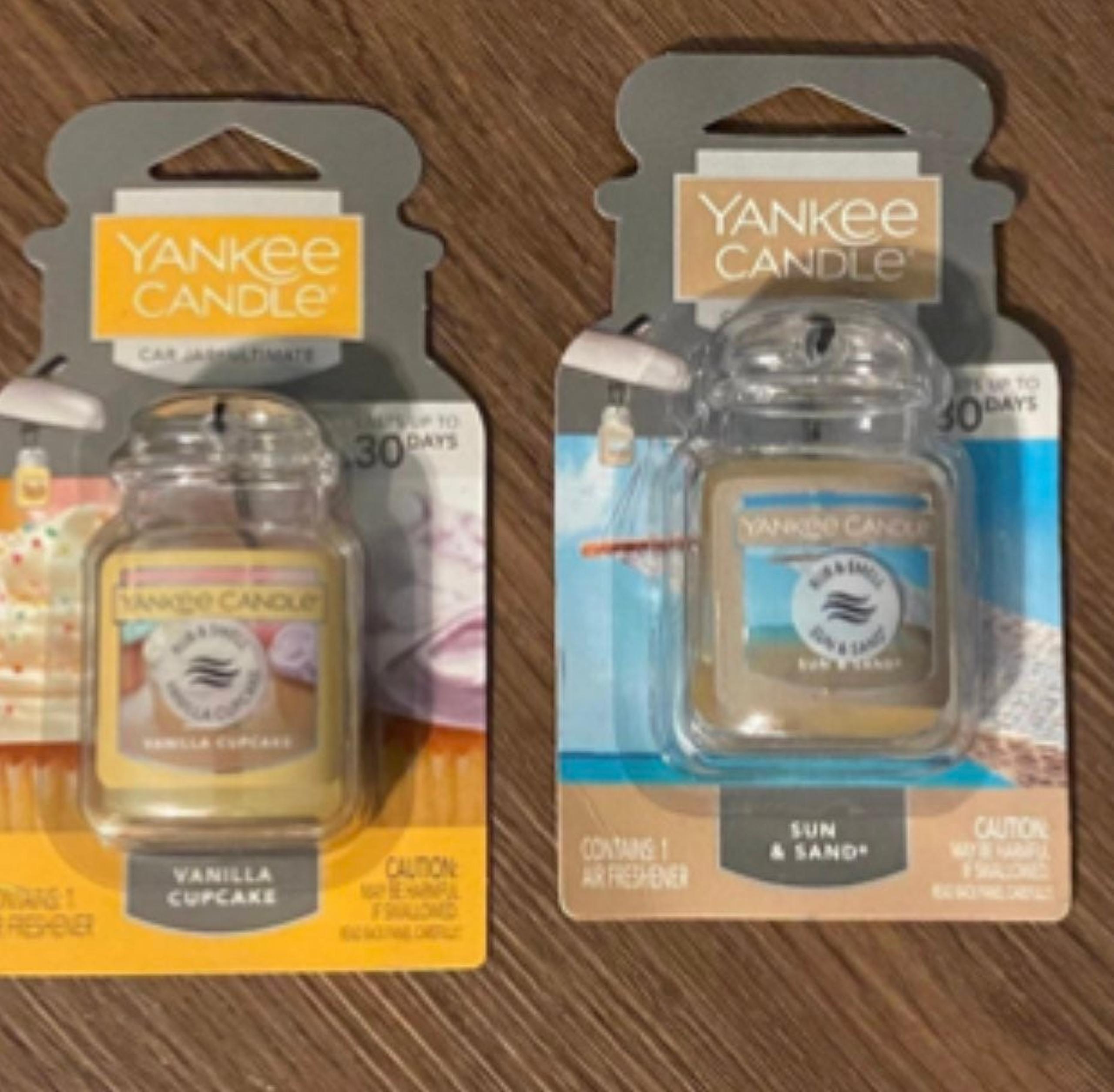 4 Yankee candle car fresheners ...4 in lot
