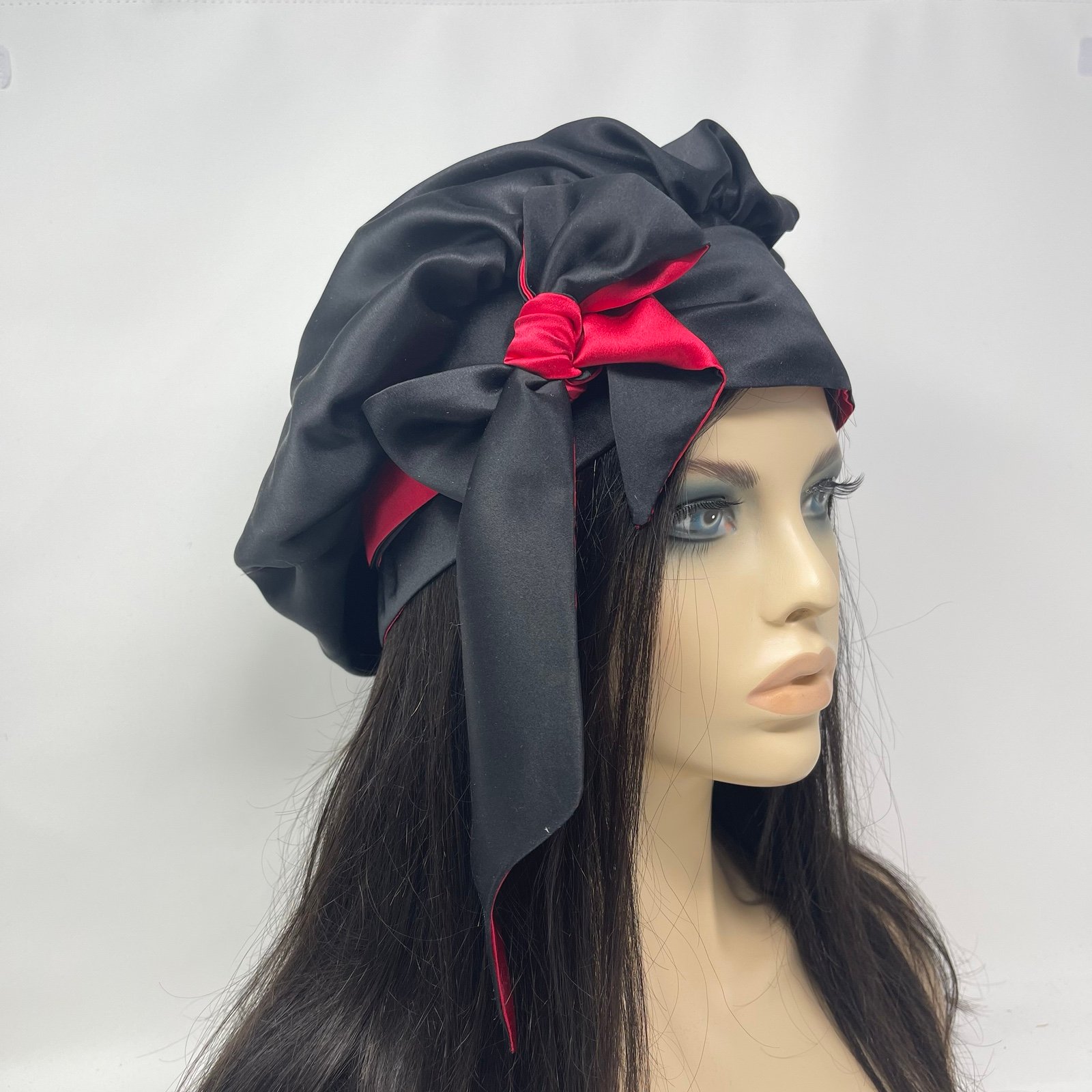 Pure mulberry silk reversible bonnet with ties