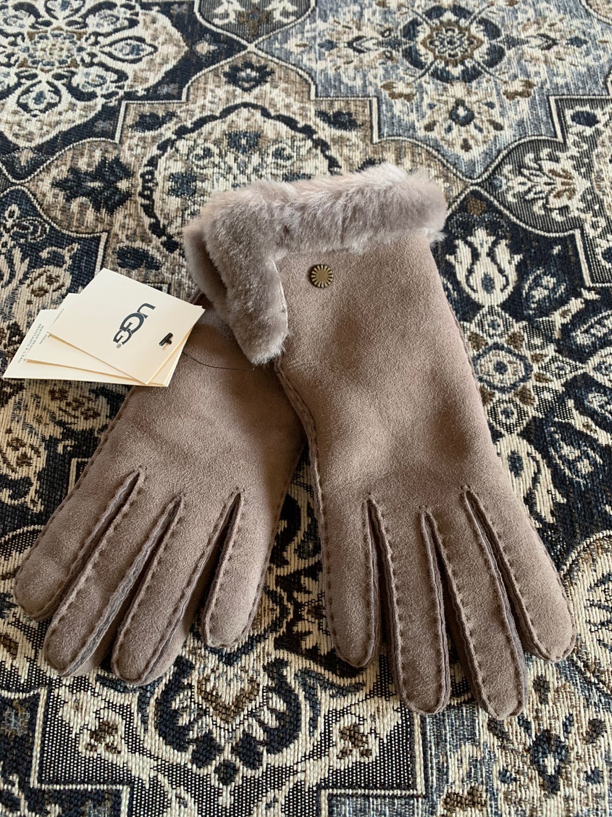 UGG Grey Shearling Gloves