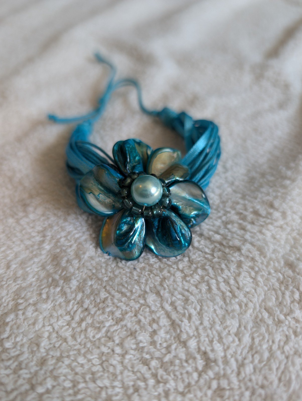 ■VINTAGE HOLLYWOOD■ Hawaiian Flower Bracelet VH2336BR006B Vintage Hawaii Blue mother of pearl flower bracelet