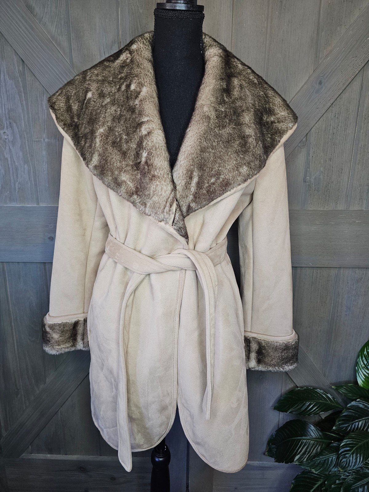 G.I.L.I. Faux Shearling Faux Fur Coat sz 8