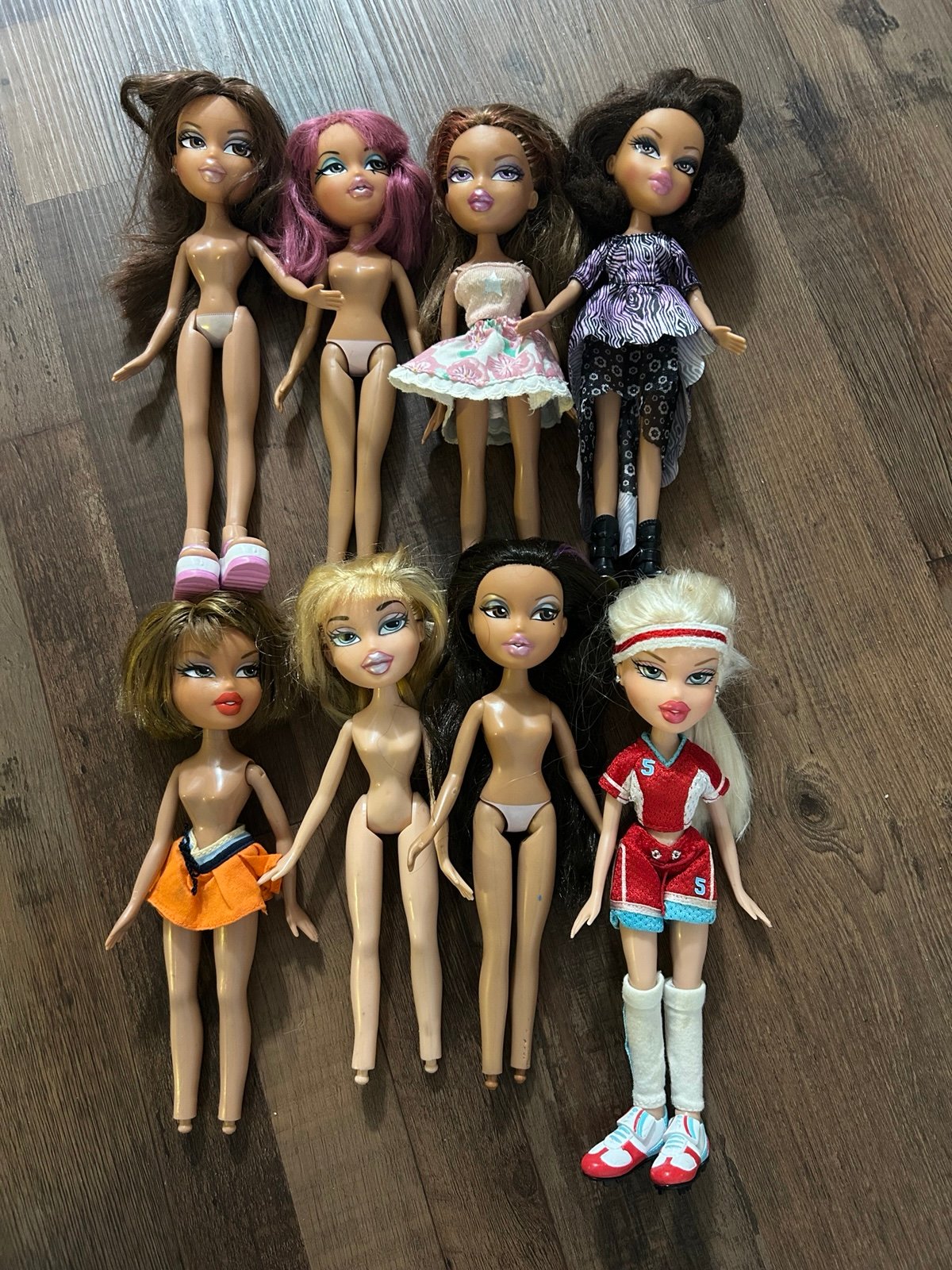 COLLECTION OF BRATZ DOLLS. 13 TOTAL