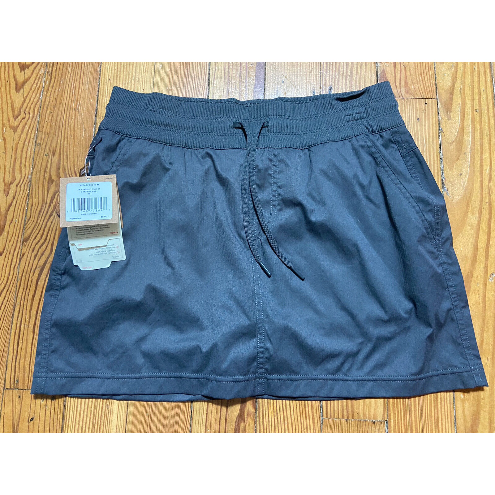 women's the north face Aphrodite skort size Medium 55 Graphite Gray NWT