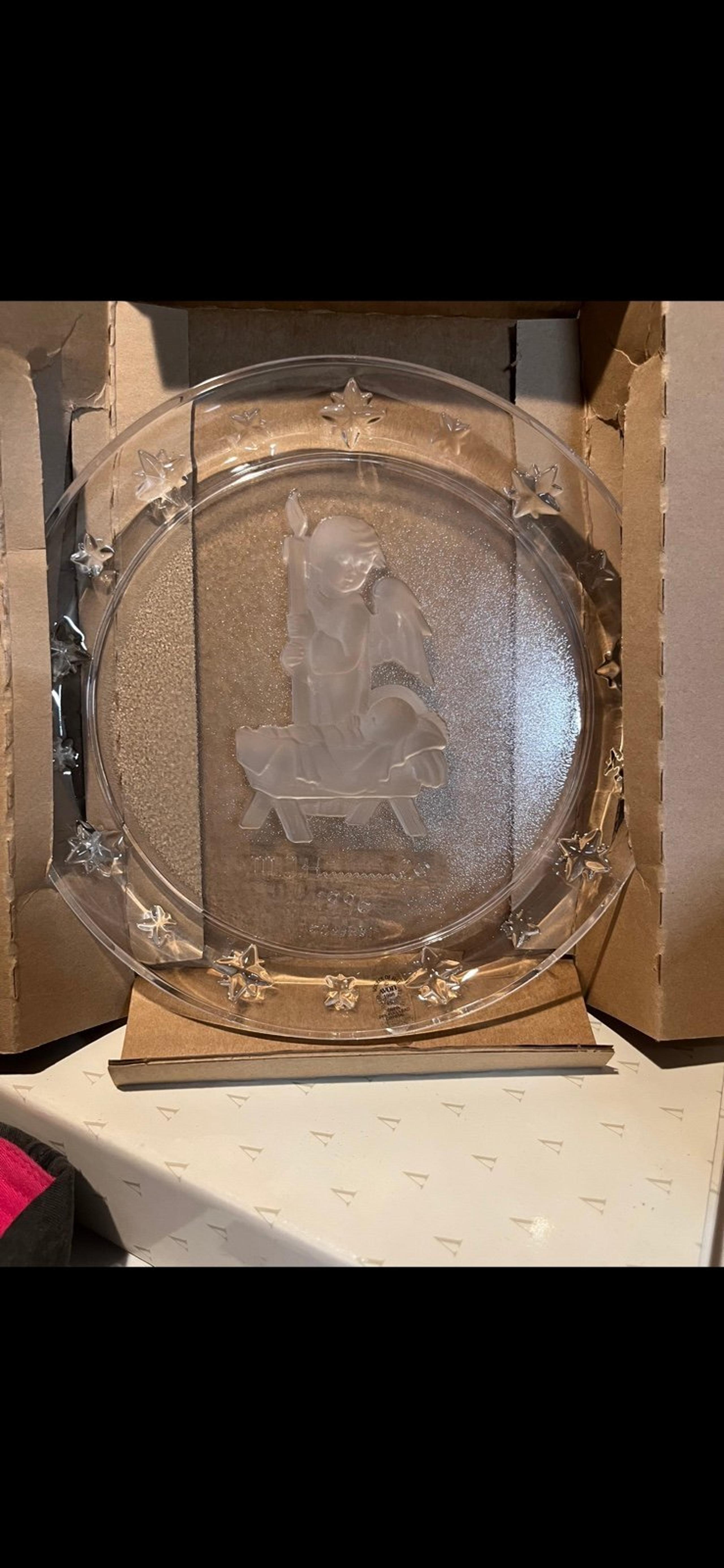 MJ Hummel 1996 Avon collector Angel Plate