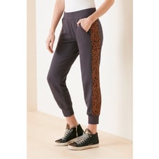 MONROW Evereve NWT Leopard Sporty Gray Jogger // XS