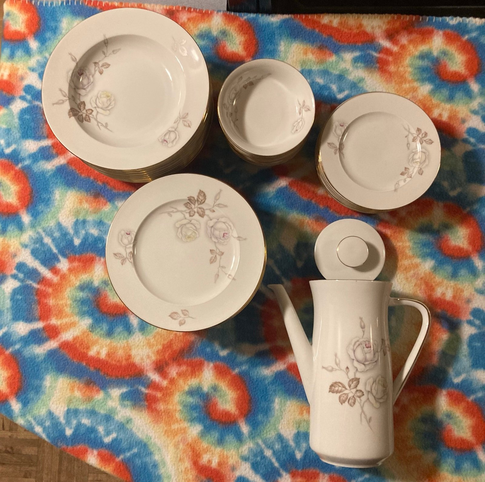 Vintage 45 piece Johann HAVILAND Bavaria Germany dinnerware set!